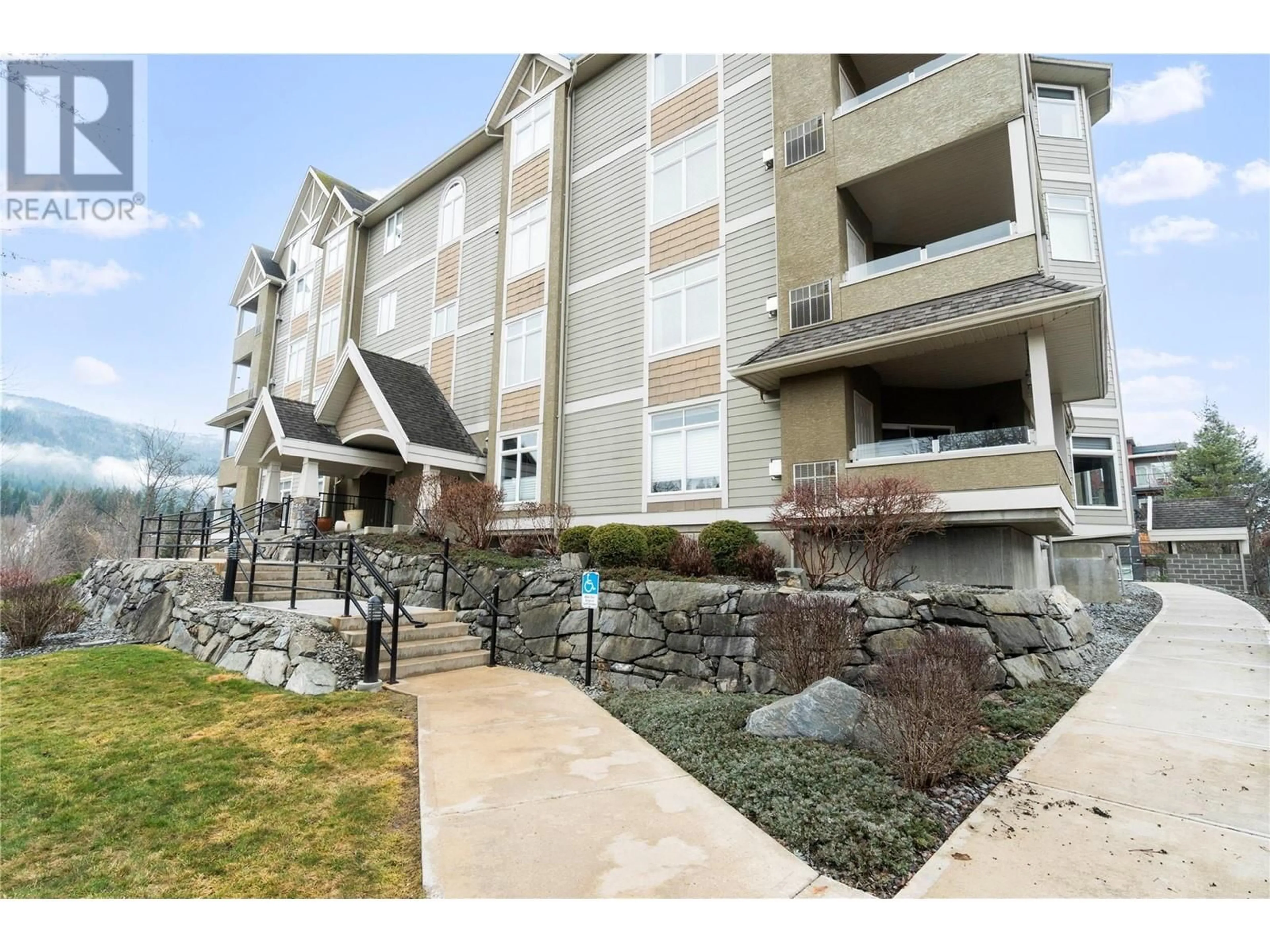 Patio, unknown for 104 - 611 SHUSWAP STREET SOUTHWEST, Salmon Arm British Columbia V1E0A2