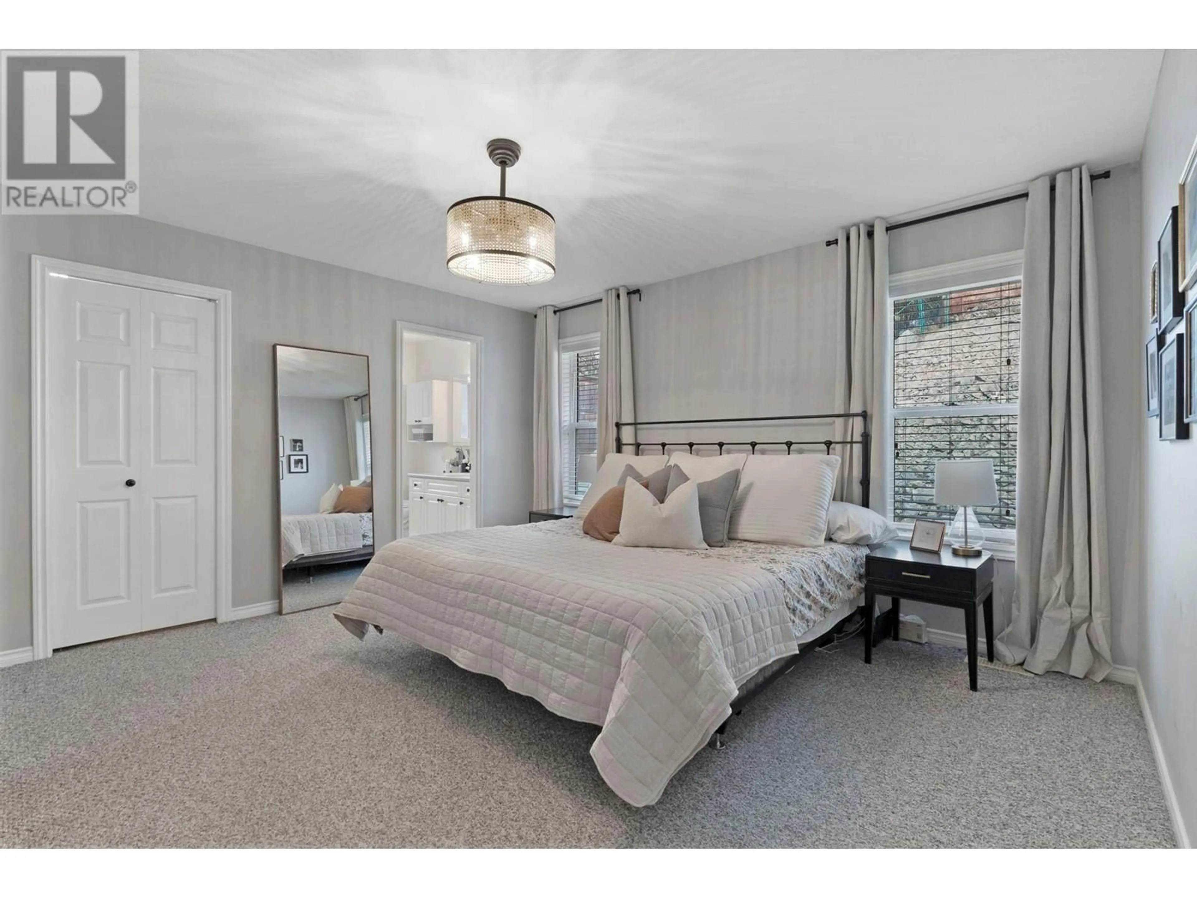 Bedroom with bed, unknown for 2196 LILLOOET CRESCENT, Kelowna British Columbia V1V1W3