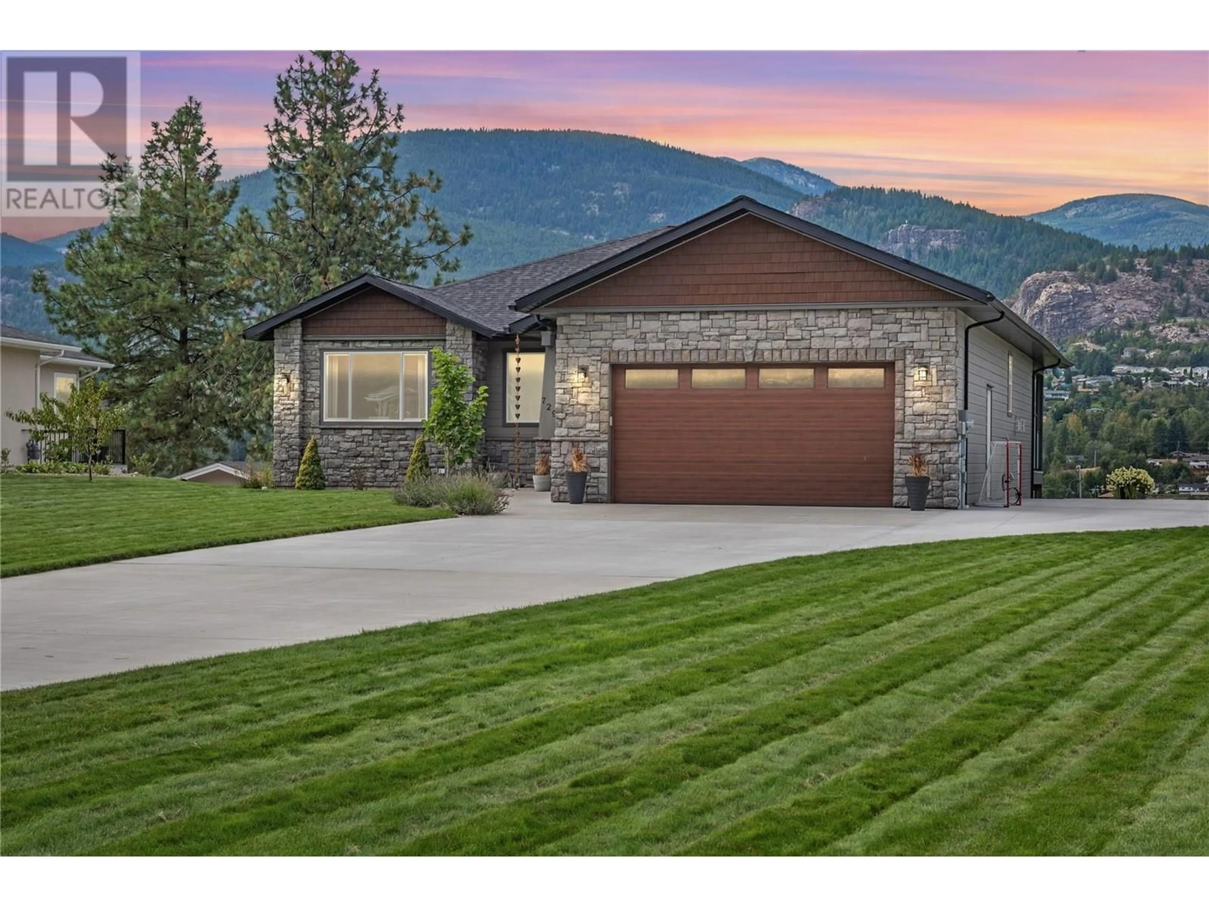 Unknown for 729 PRAIRIE SOUTH ROAD, Castlegar British Columbia V1N4K6