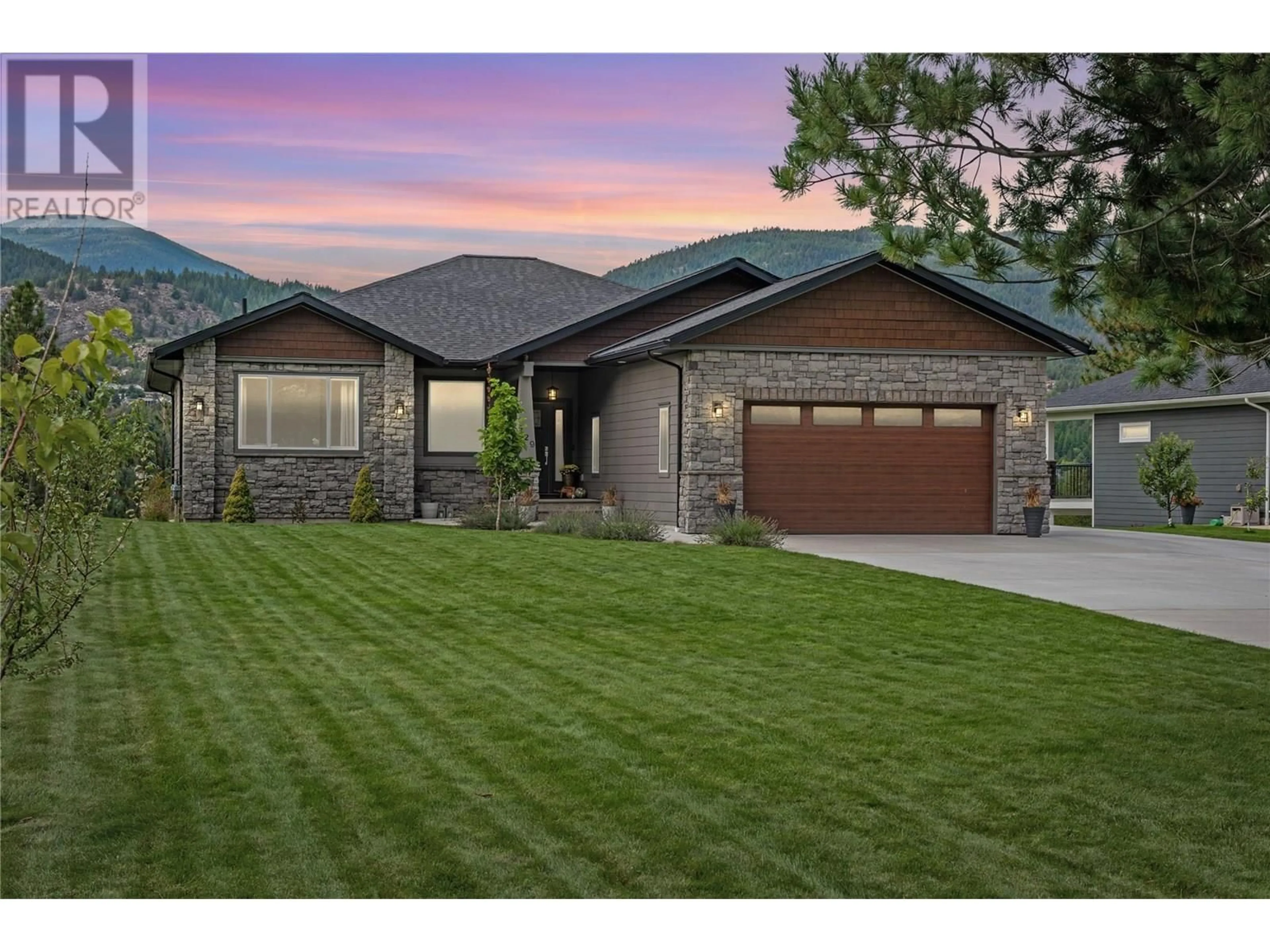 Home with brick exterior material, unknown for 729 PRAIRIE SOUTH ROAD, Castlegar British Columbia V1N4K6