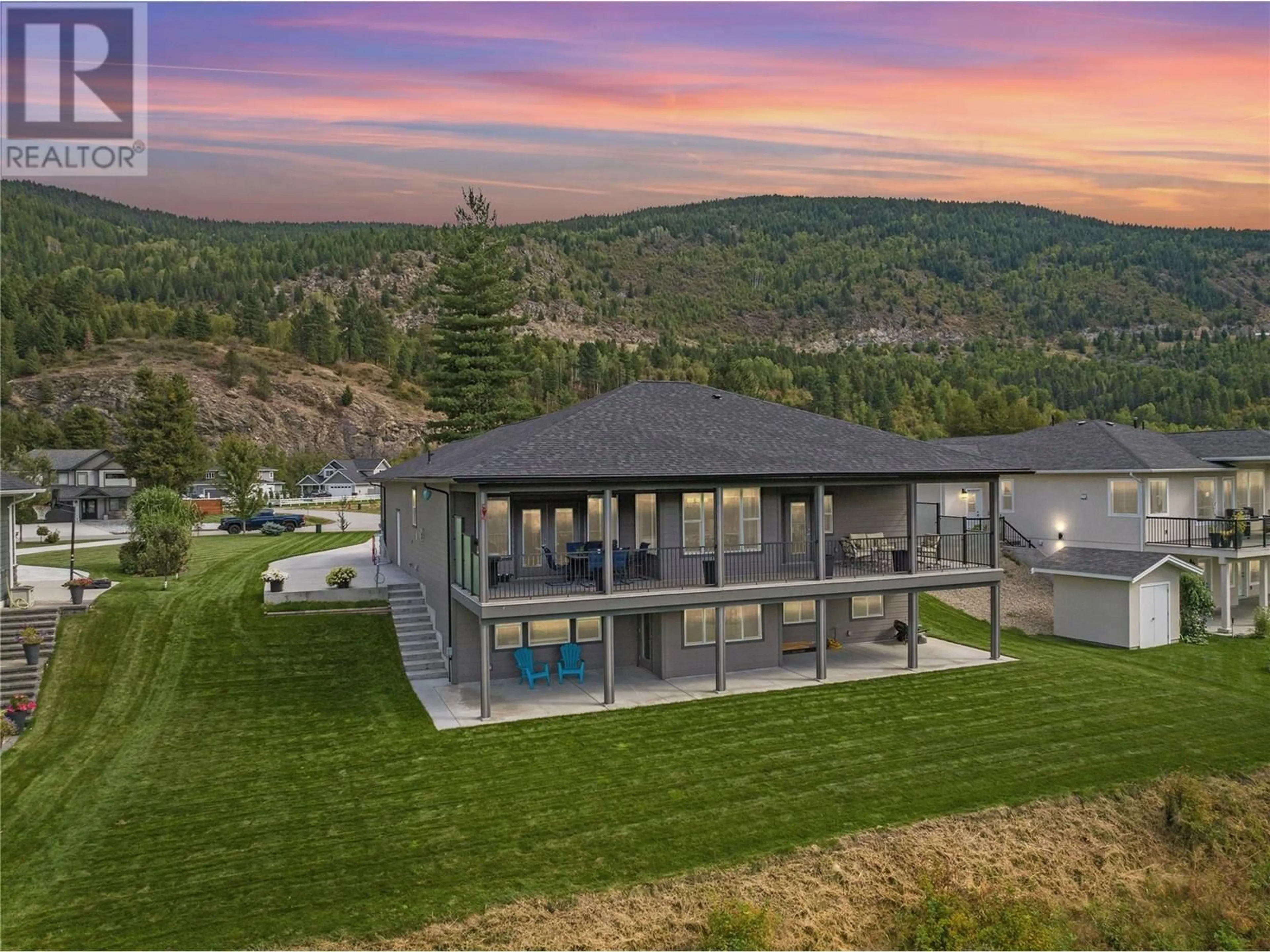 A pic from outside/outdoor area/front of a property/back of a property/a pic from drone, mountain view for 729 PRAIRIE SOUTH ROAD, Castlegar British Columbia V1N4K6