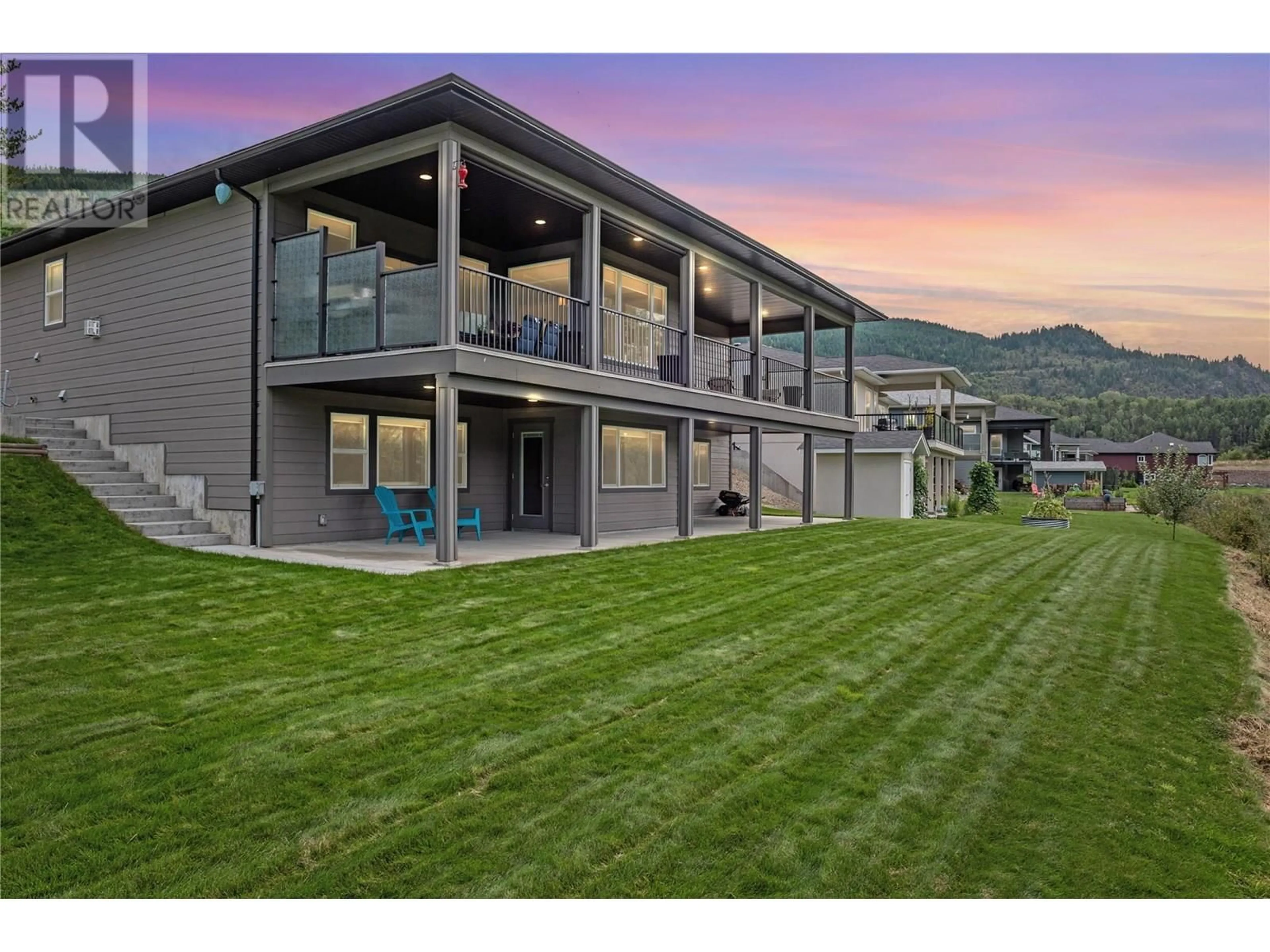 A pic from outside/outdoor area/front of a property/back of a property/a pic from drone, mountain view for 729 PRAIRIE SOUTH ROAD, Castlegar British Columbia V1N4K6
