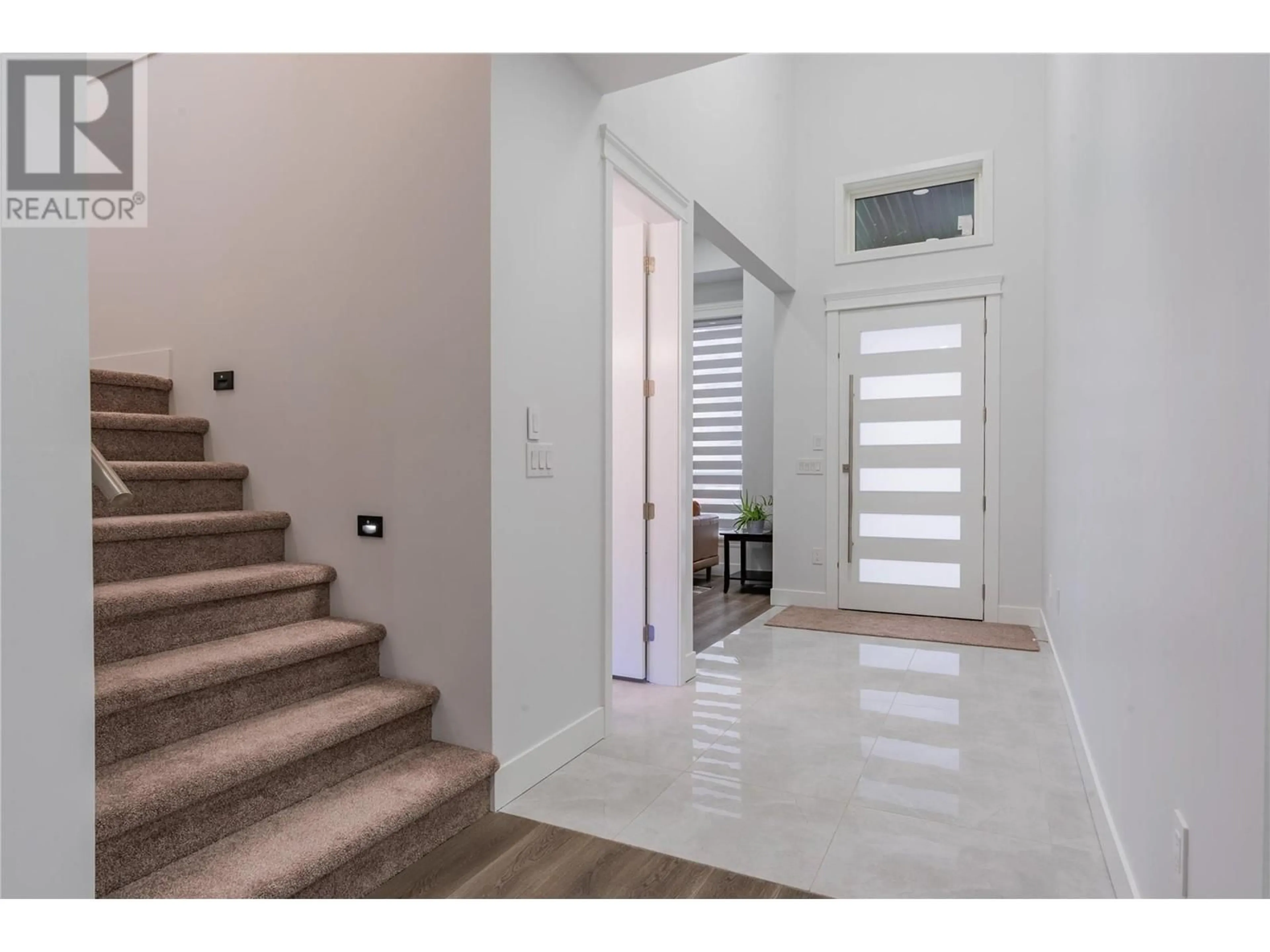 Indoor entryway for 3709 TOBA ROAD, Castlegar British Columbia V1N3Y4