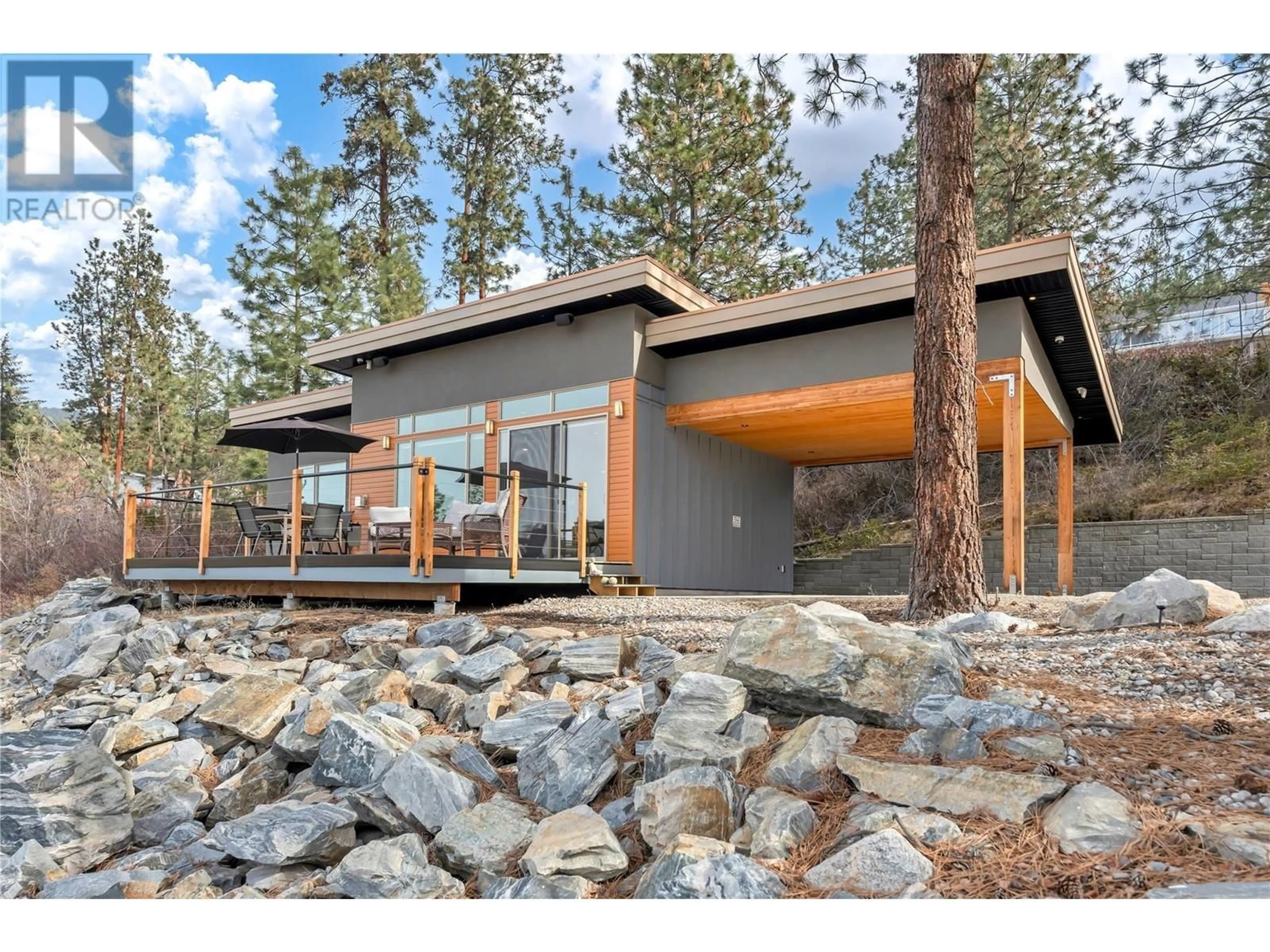 Home with vinyl exterior material, unknown for 2864 ARAWANA ROAD, Naramata British Columbia V0H1N1