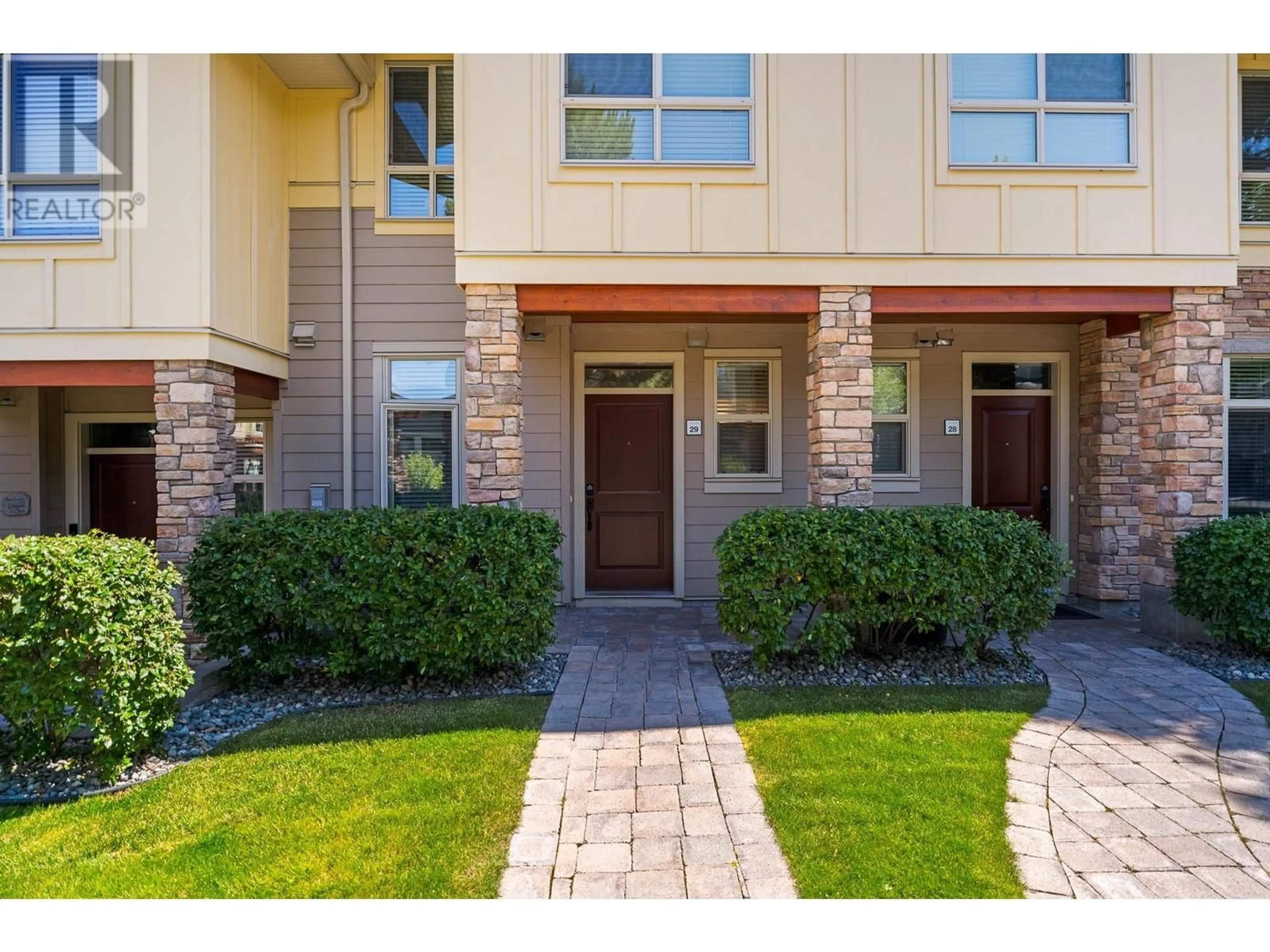 Indoor entryway for 29 - 130 COLEBROOK ROAD, Kamloops British Columbia V1S0B4