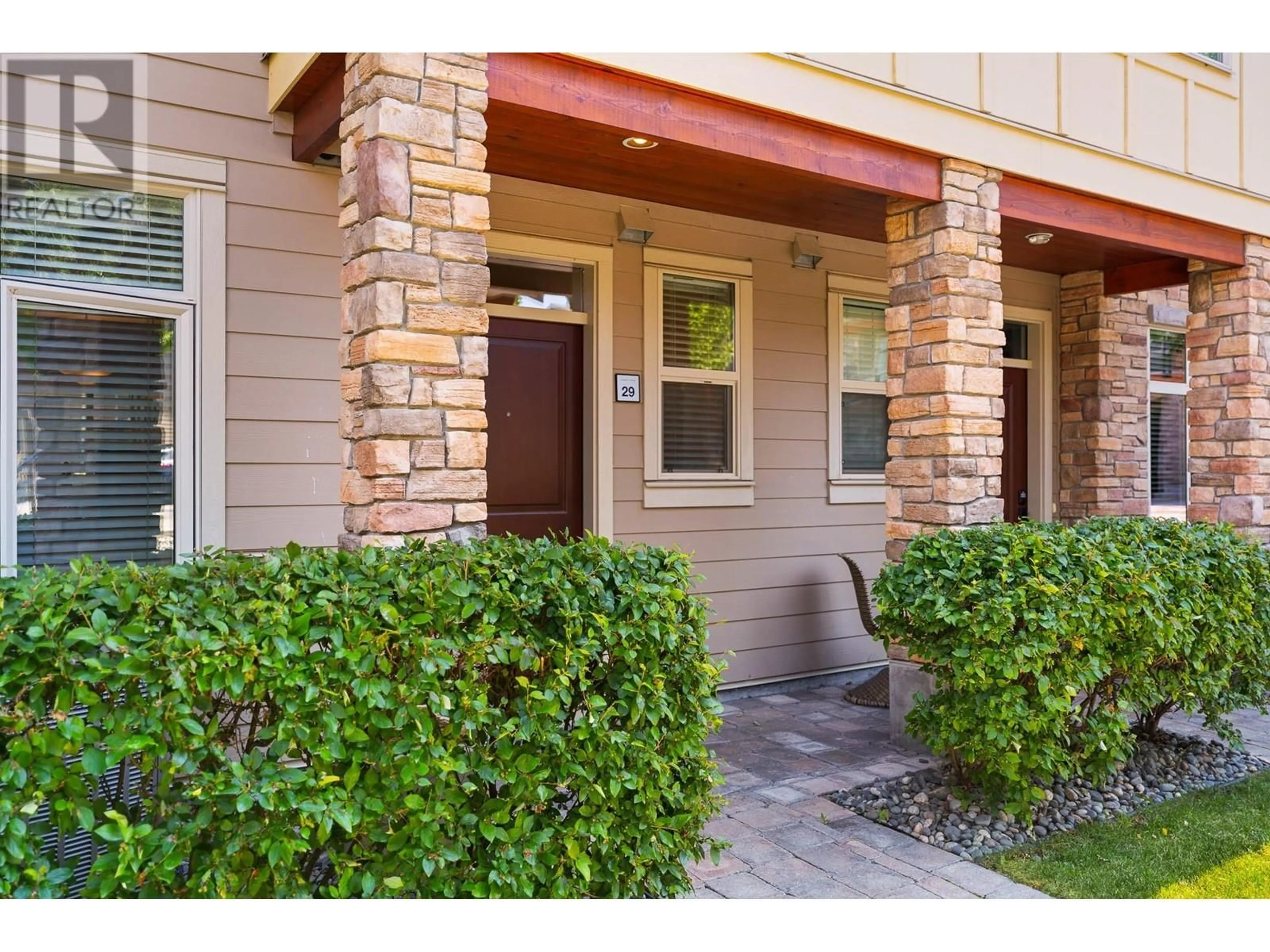 Indoor entryway for 29 - 130 COLEBROOK ROAD, Kamloops British Columbia V1S0B4