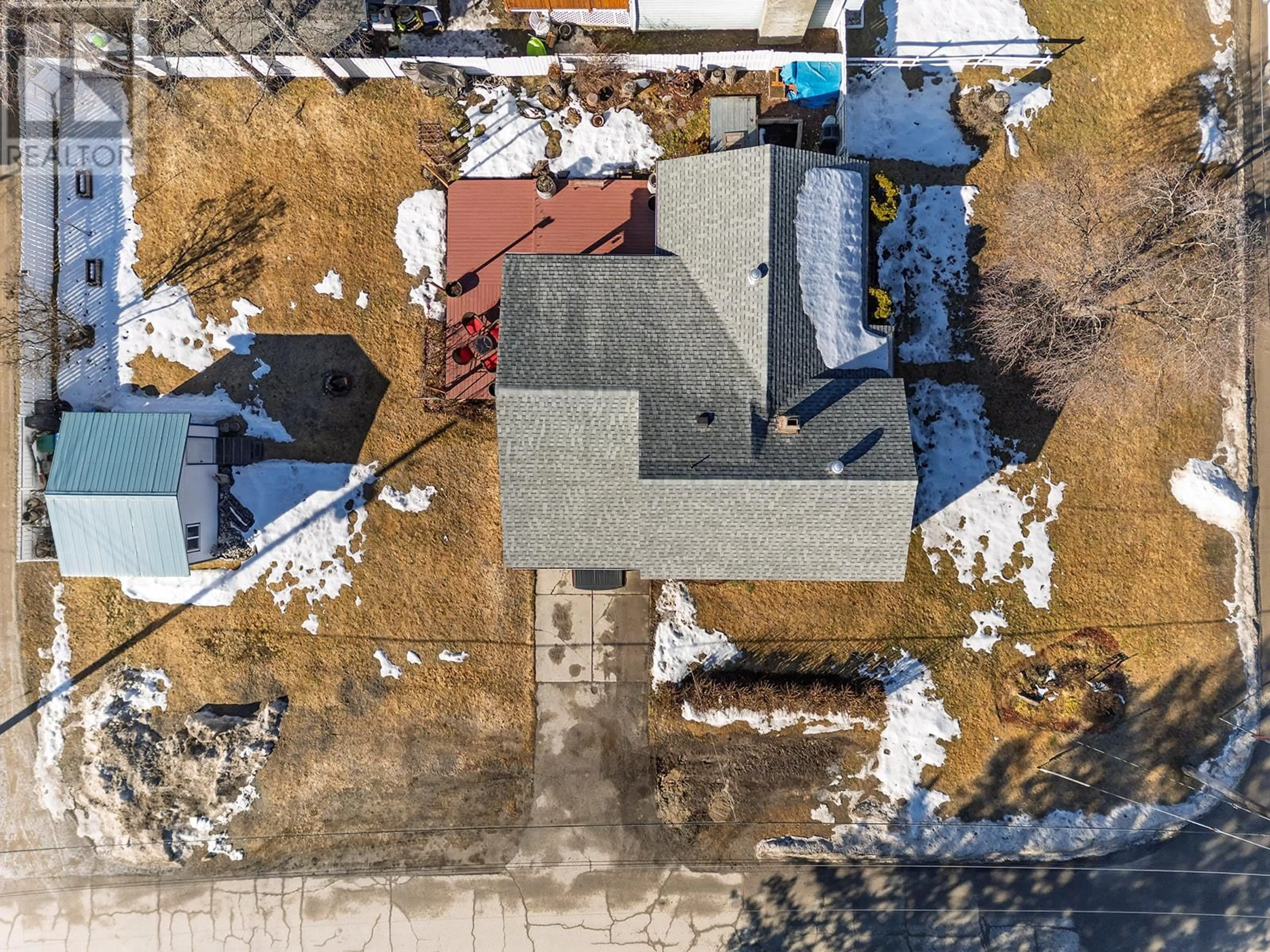 A pic from outside/outdoor area/front of a property/back of a property/a pic from drone, street for 1230 12TH STREET SOUTH, Golden British Columbia V0A1H0