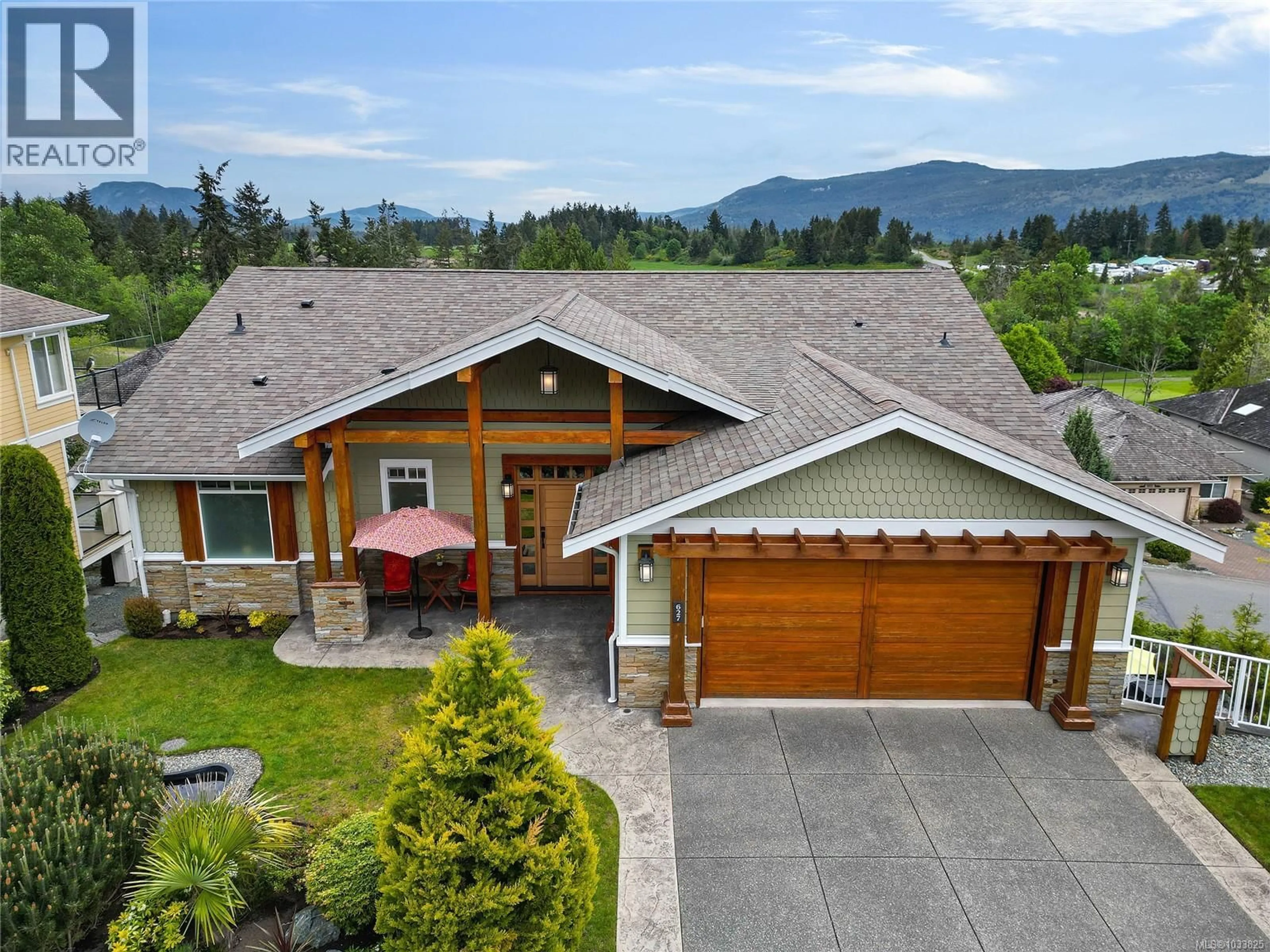 A pic from outside/outdoor area/front of a property/back of a property/a pic from drone, mountain view for 627 ST. ANDREWS LANE, Cobble Hill British Columbia V8H0K8