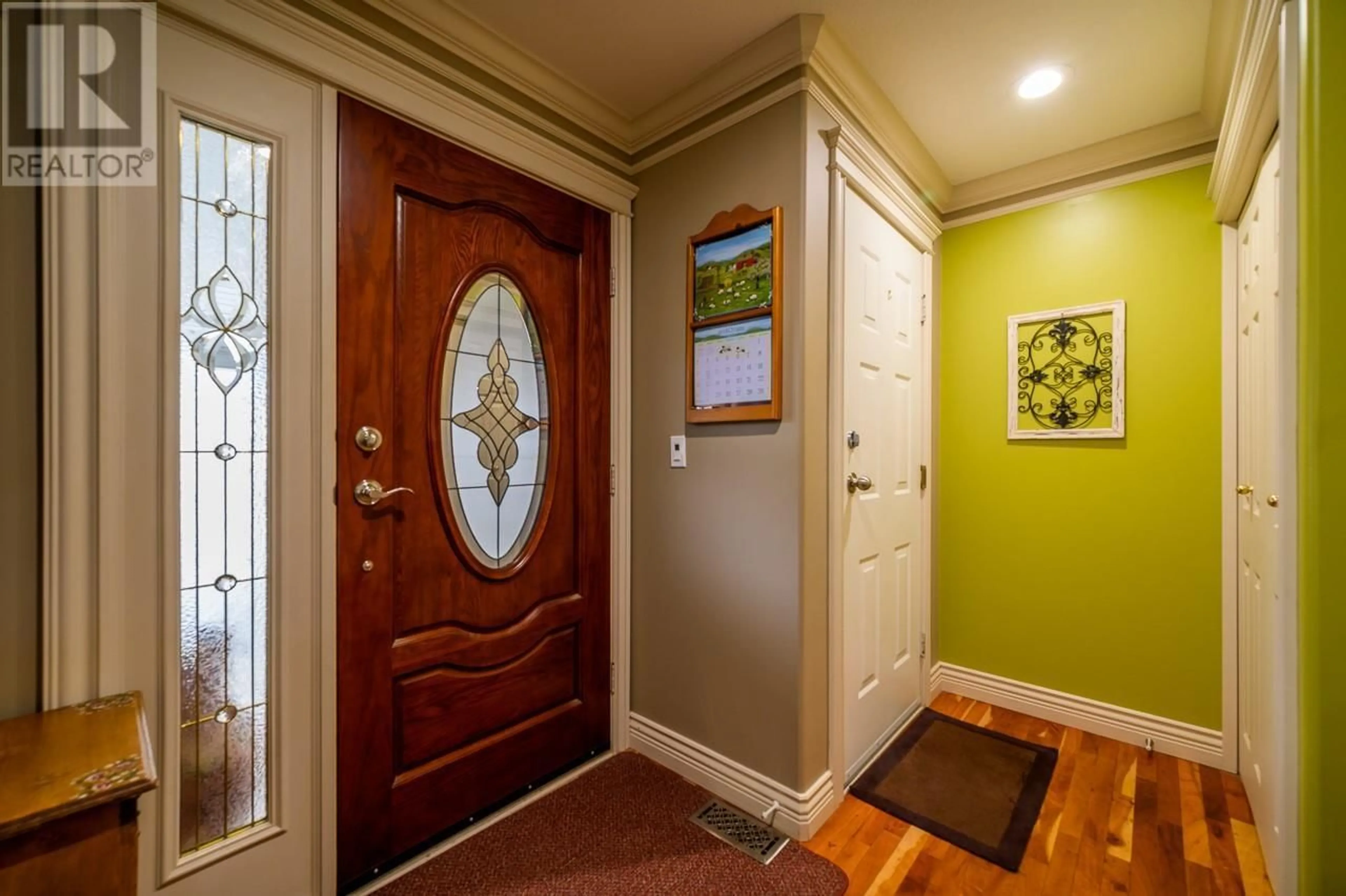 Indoor entryway for 353 TUXFORD DRIVE, Kamloops British Columbia V2E2M7