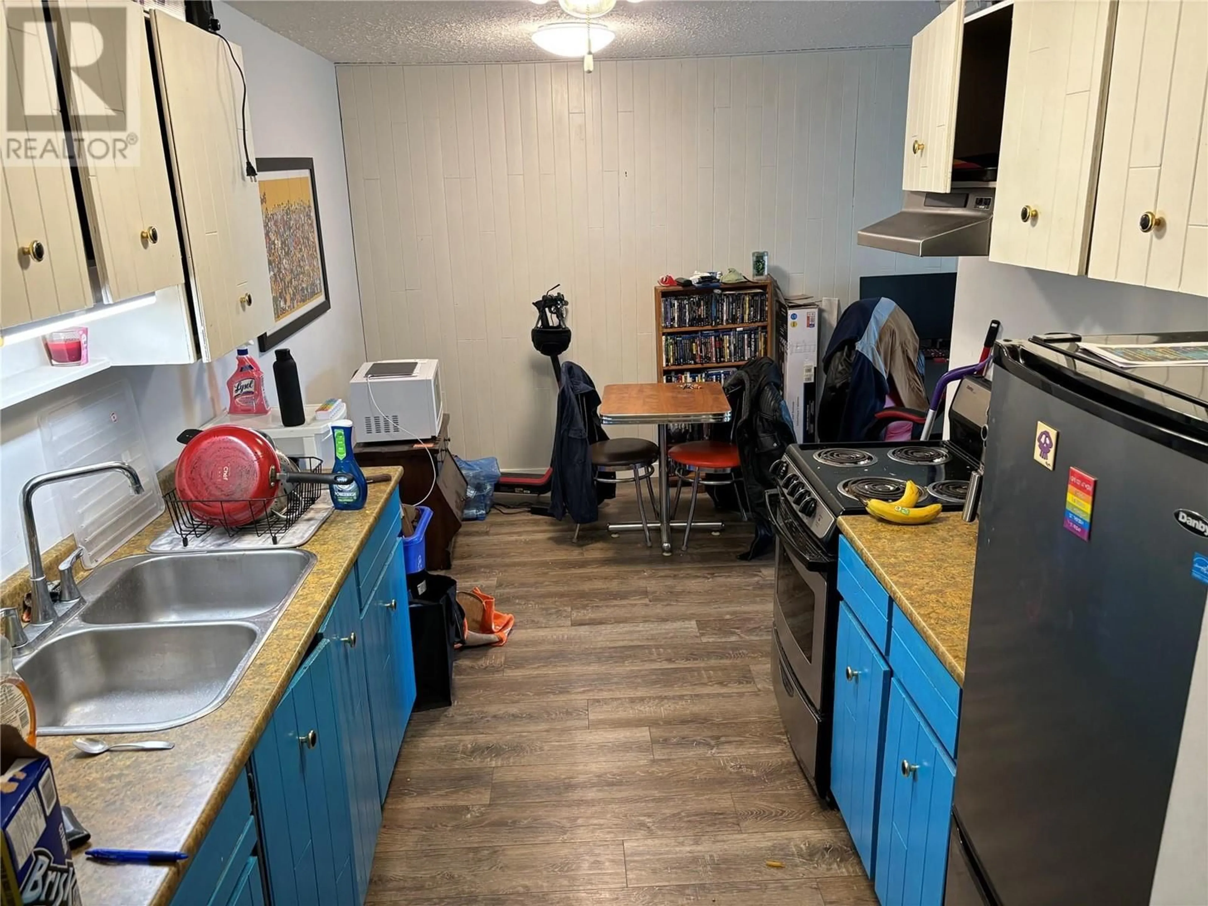 Standard kitchen, unknown for 102 - 1300 CHURCH ST STREET, Penticton British Columbia V2A4R8