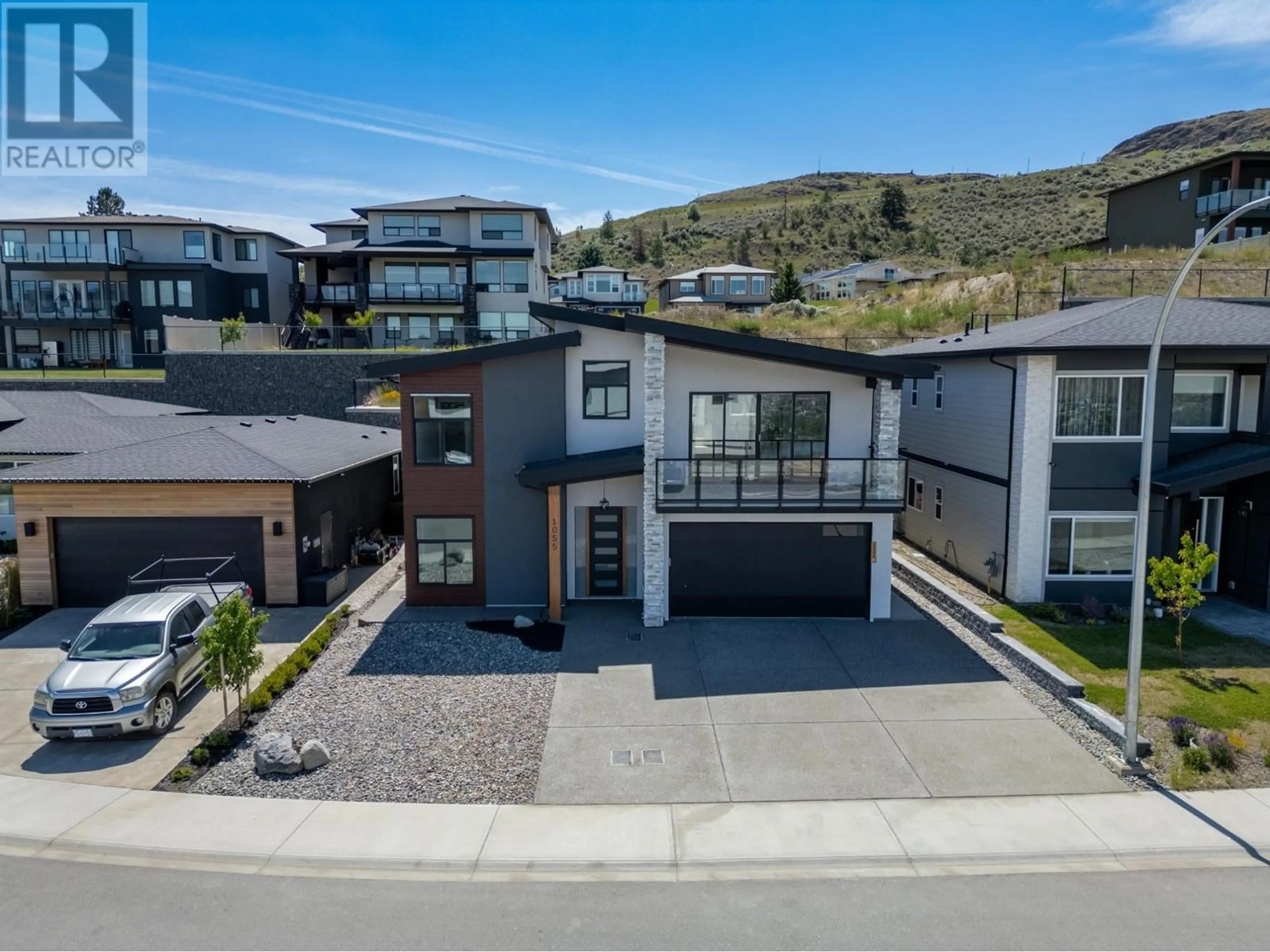 A pic from outside/outdoor area/front of a property/back of a property/a pic from drone, street for 1055 FORDEN Place, Kamloops British Columbia V2C0J9