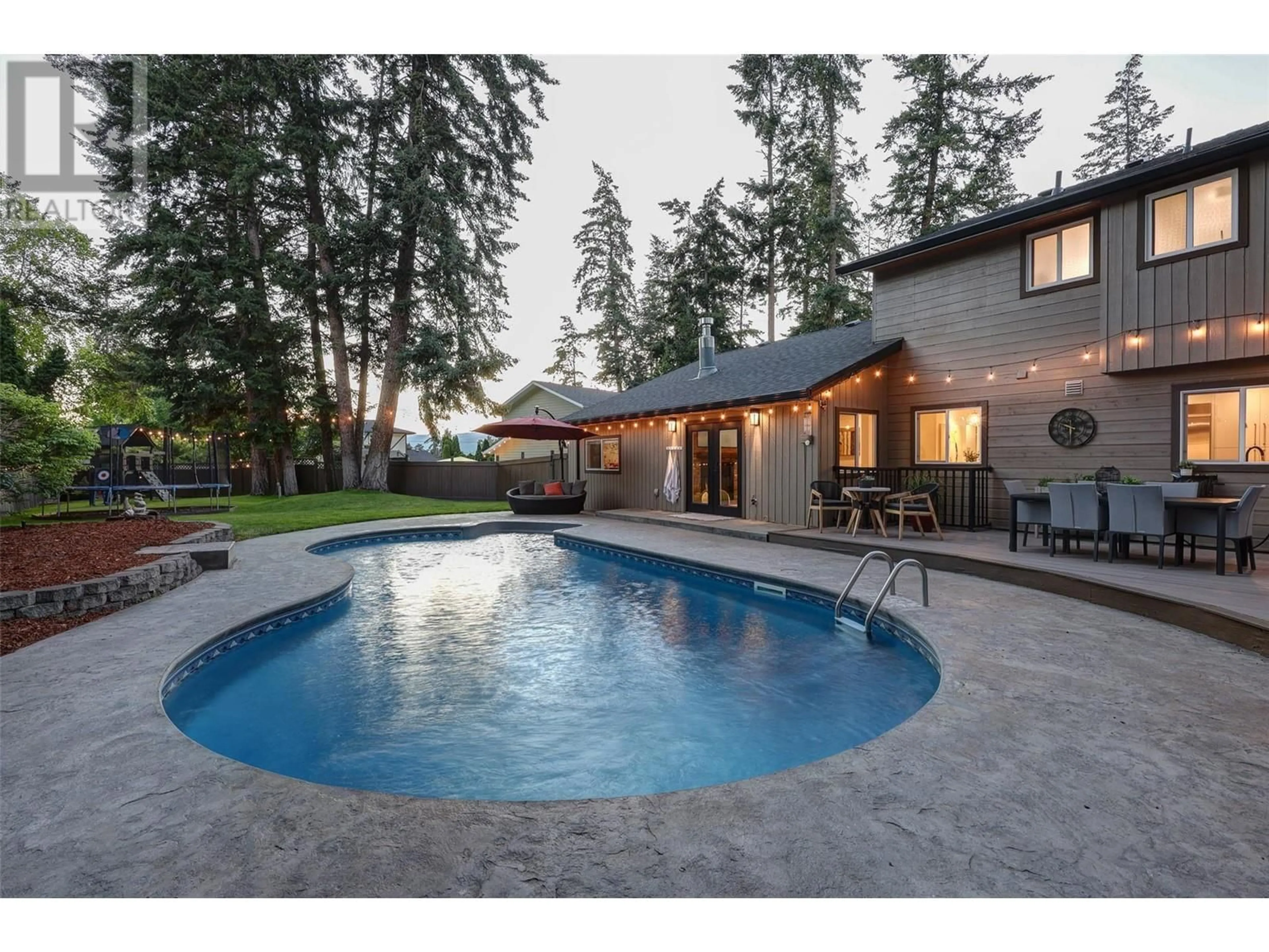 Pool for 827 Coronado Court, Kelowna British Columbia V1W2C4