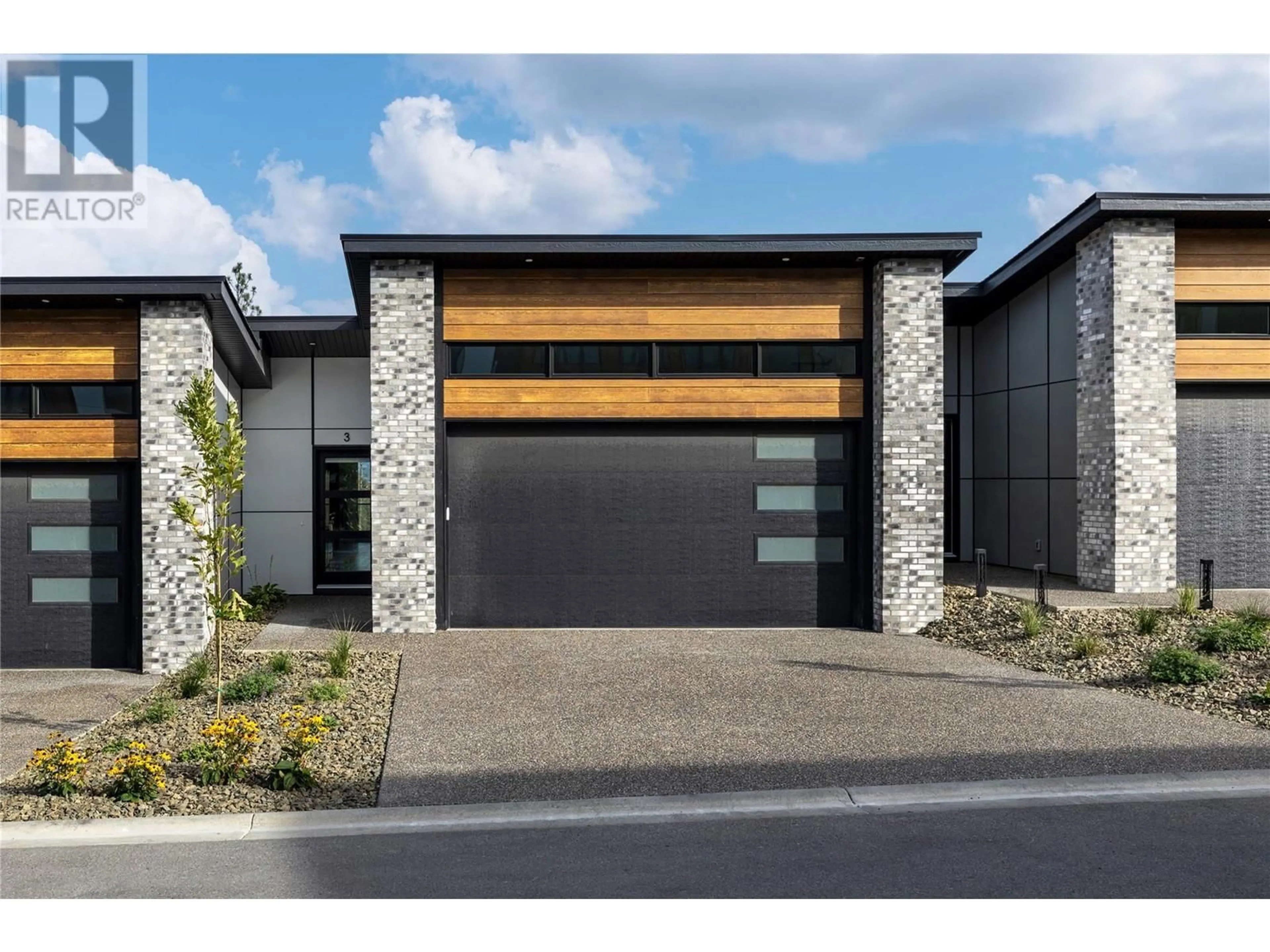 Indoor garage for 7 - 2835 CANYON CREST DRIVE, West Kelowna British Columbia V4T0E3