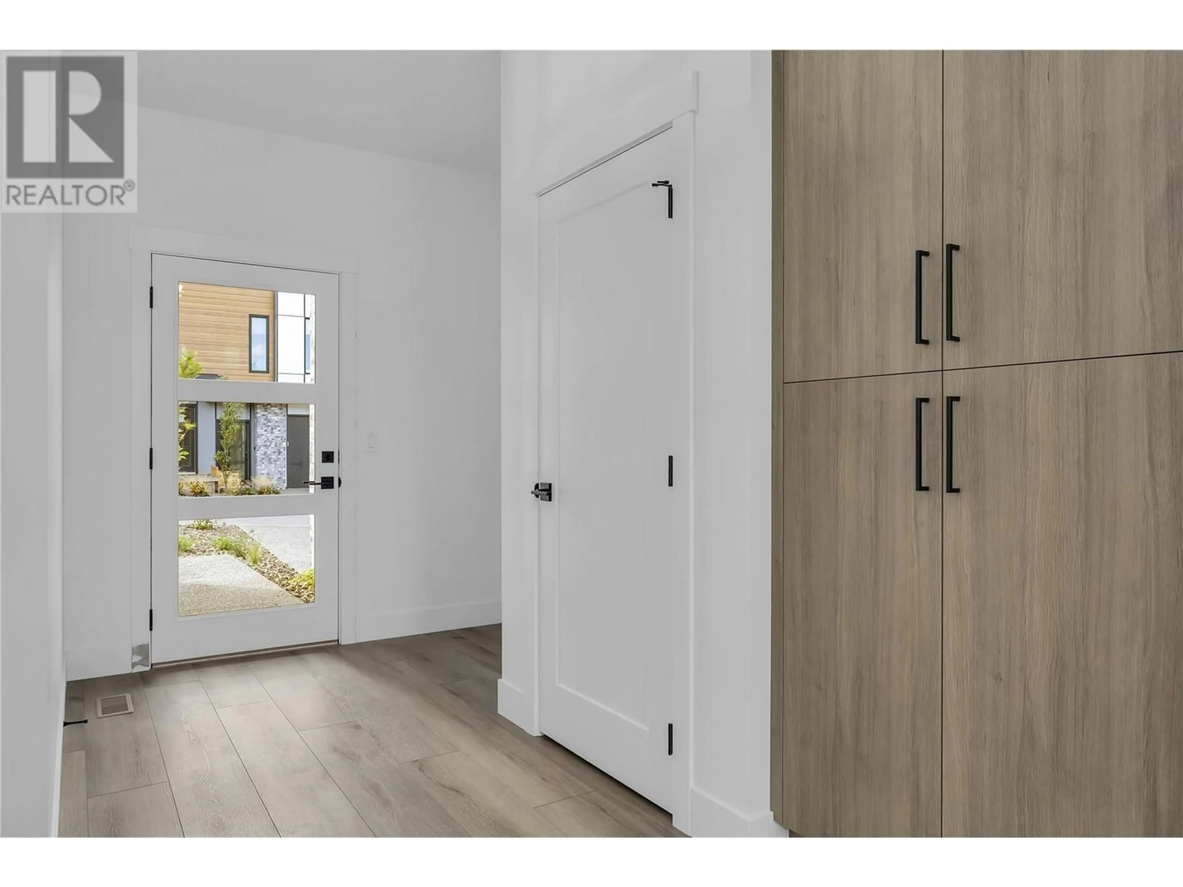 Indoor entryway for 7 - 2835 CANYON CREST DRIVE, West Kelowna British Columbia V4T0E3
