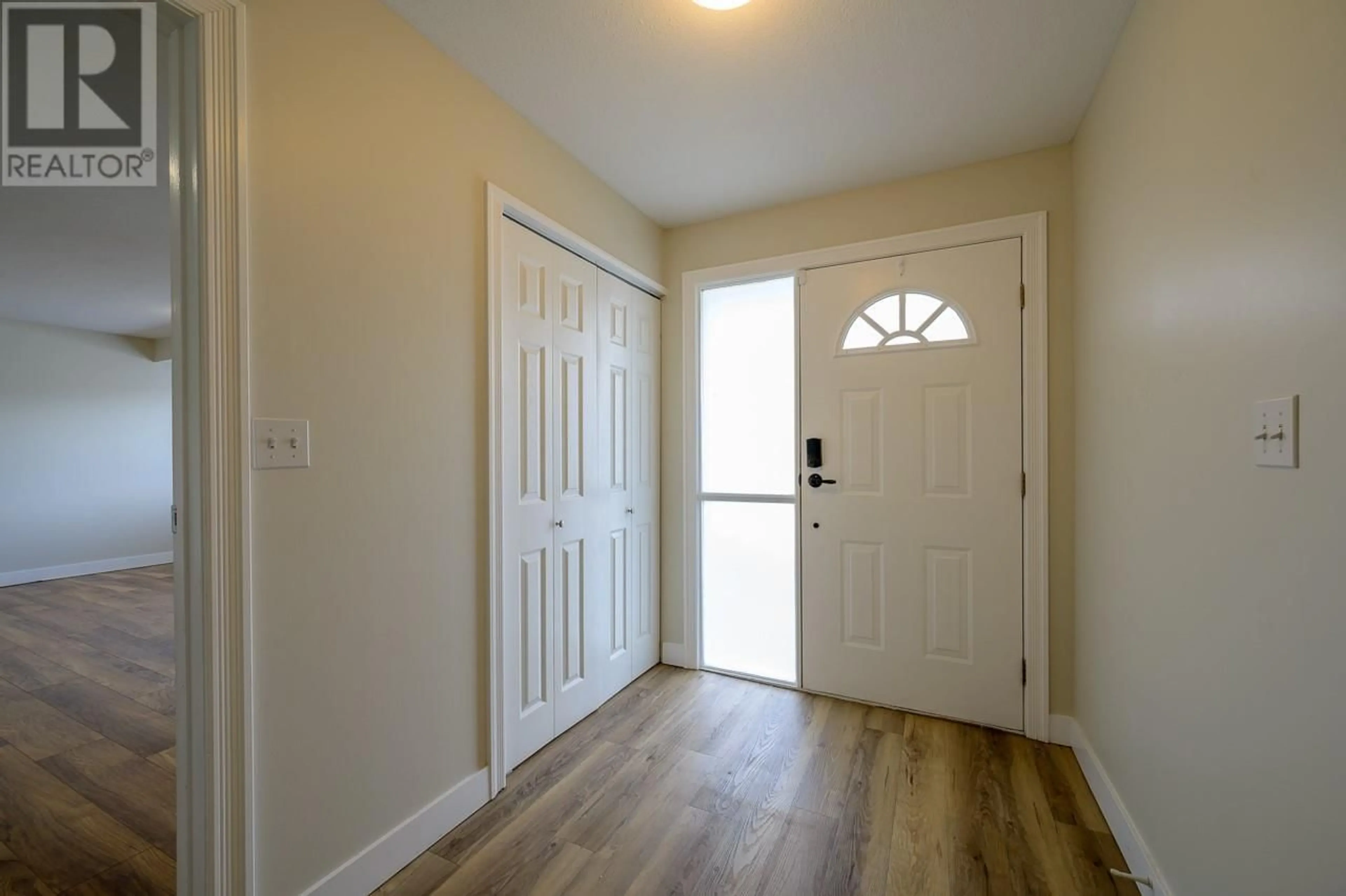 Indoor entryway for 2759 QU'APPELLE Boulevard, Kamloops British Columbia V2E2J9