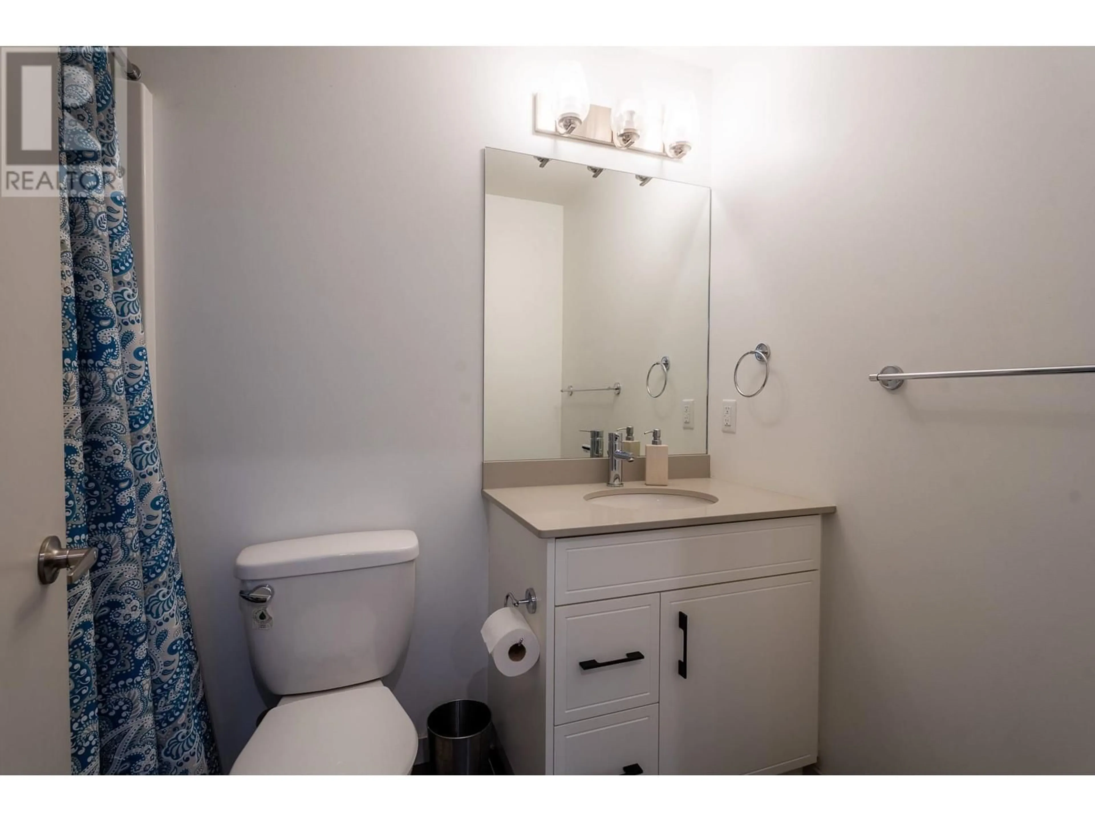 Standard bathroom, unknown for 766 TRANQUILLE Road Unit# 404, Kamloops British Columbia V2B3J2