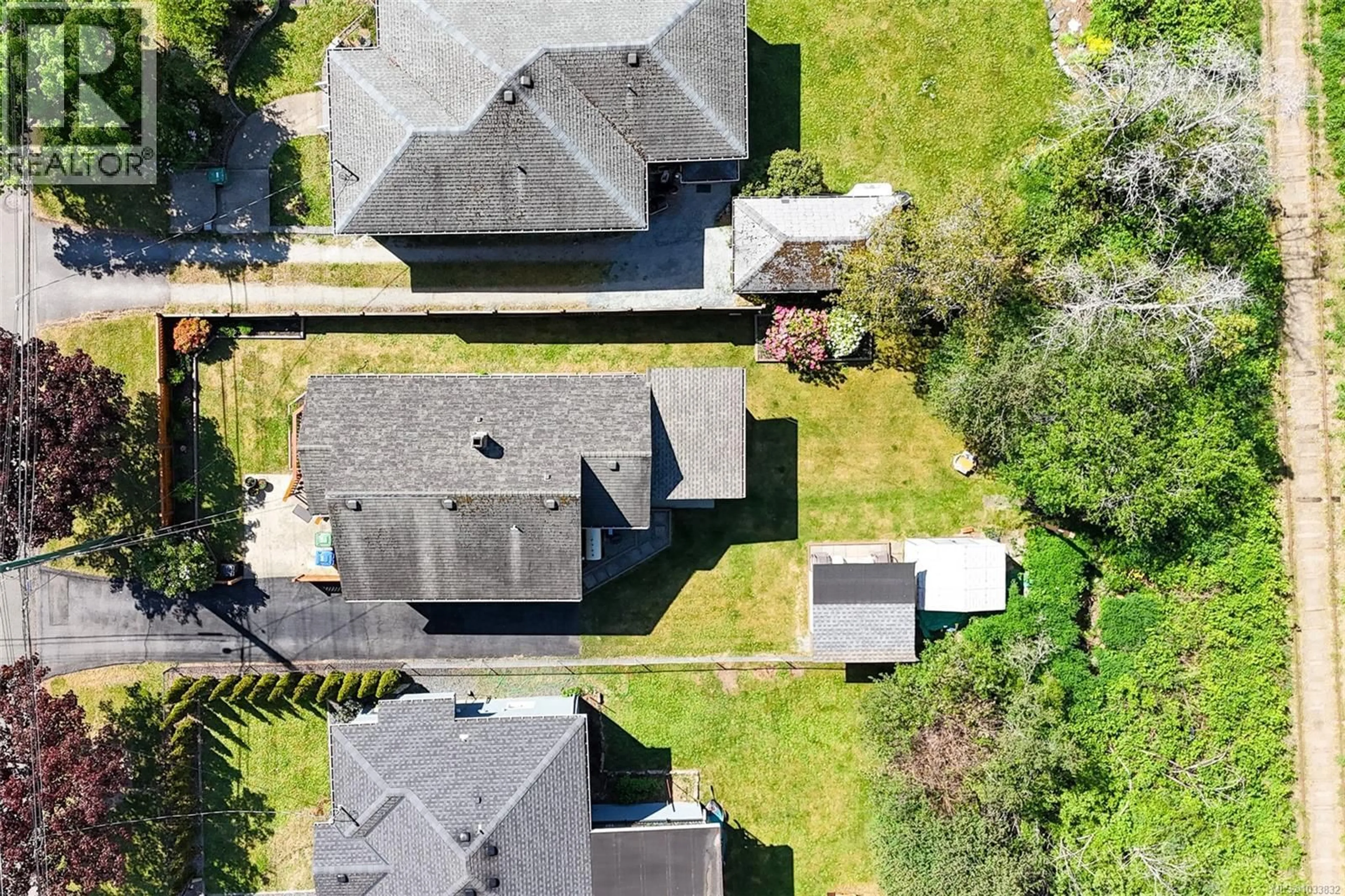 A pic from outside/outdoor area/front of a property/back of a property/a pic from drone, street for 4964 LESLIE AVENUE, Port Alberni British Columbia V9Y6S4