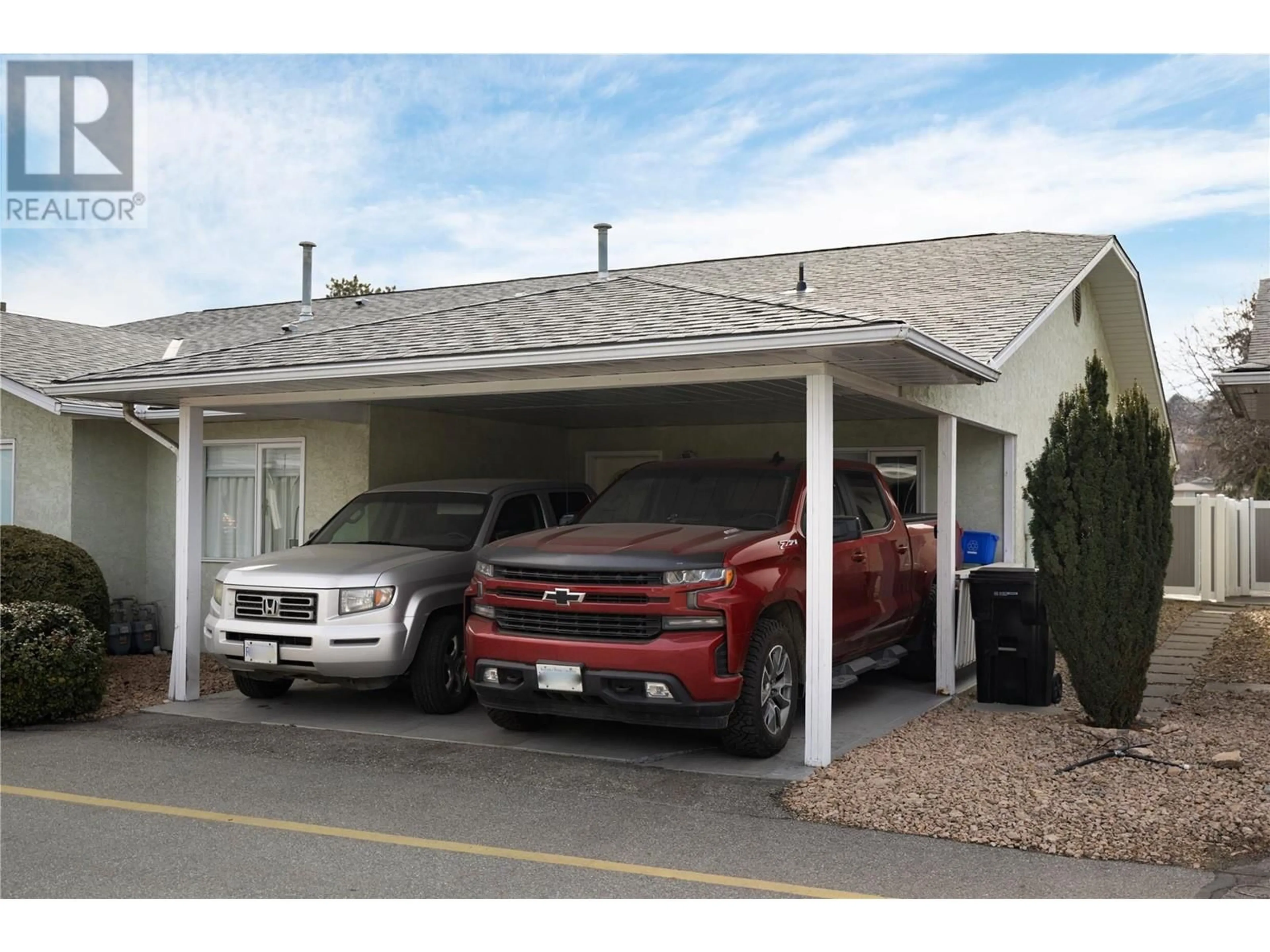 Indoor garage for 3900 27 Avenue Unit# 16, Vernon British Columbia V1T9E6