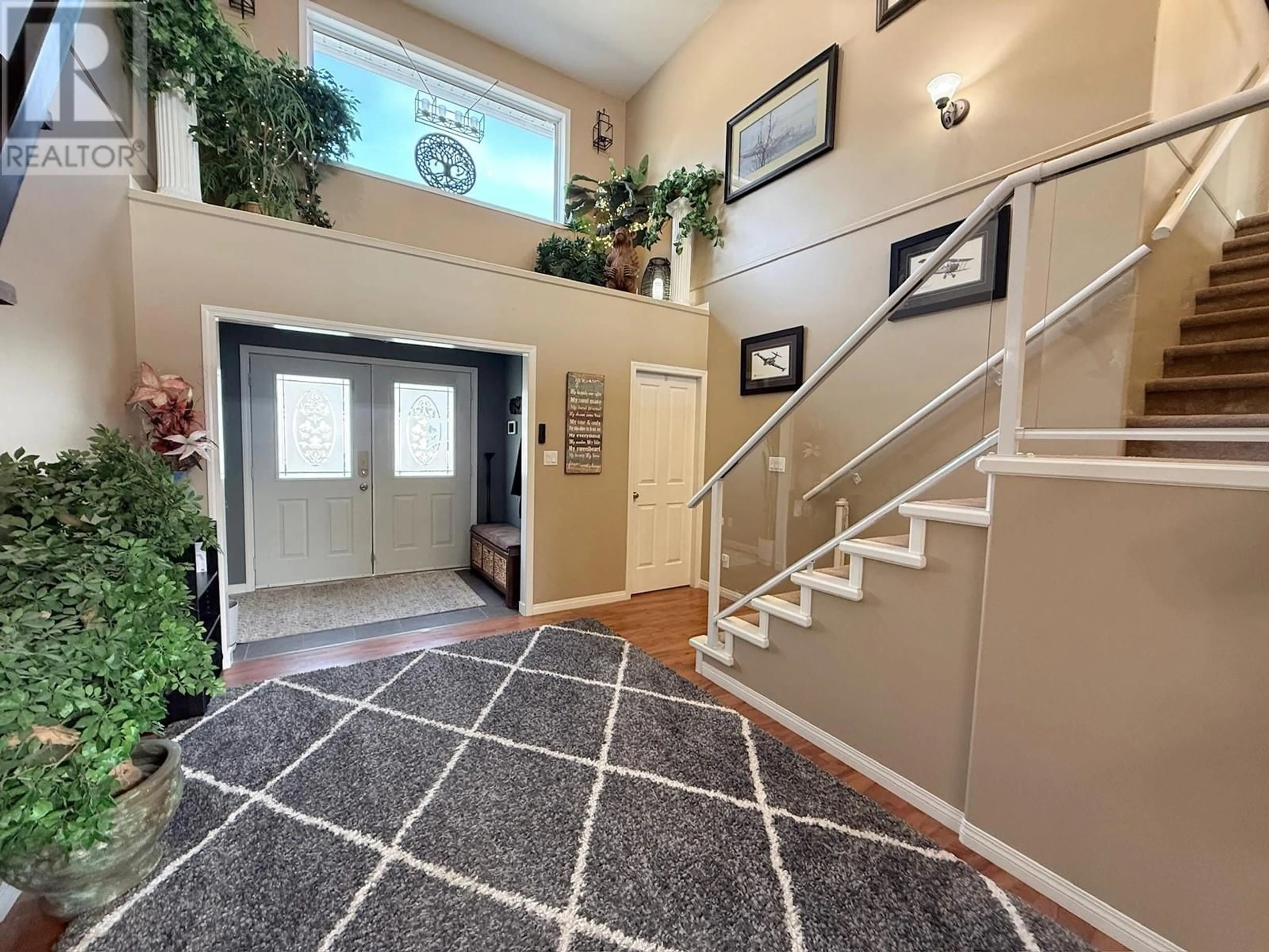 Indoor foyer for 123 BEAR END ROAD, Penticton British Columbia V2A8V6
