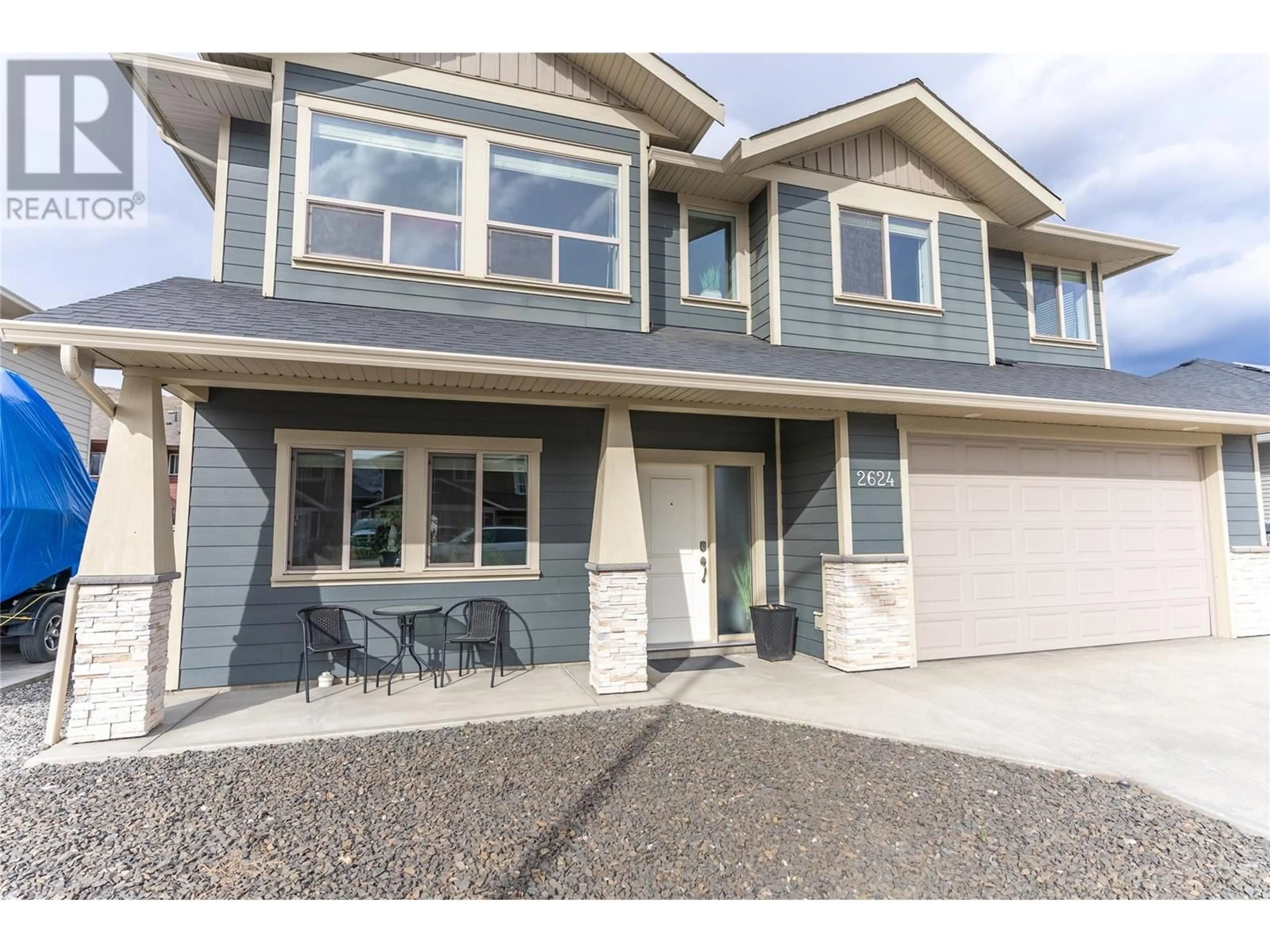 Home with vinyl exterior material, street for 2624 ROSEWOOD Avenue, Kamloops British Columbia V2B0C4