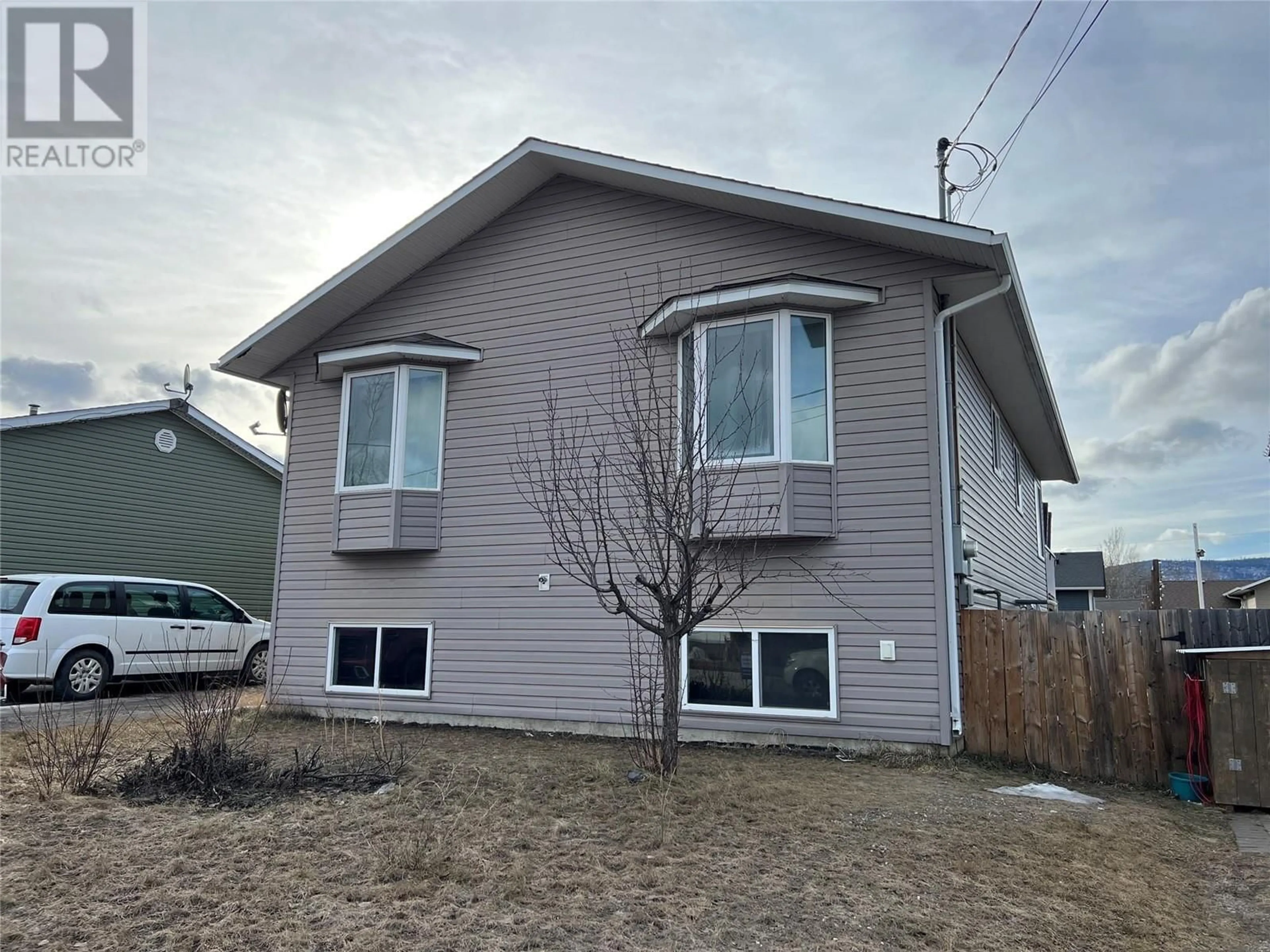 Home with vinyl exterior material, street for 5207 40 STREET, Chetwynd British Columbia V0C1J0