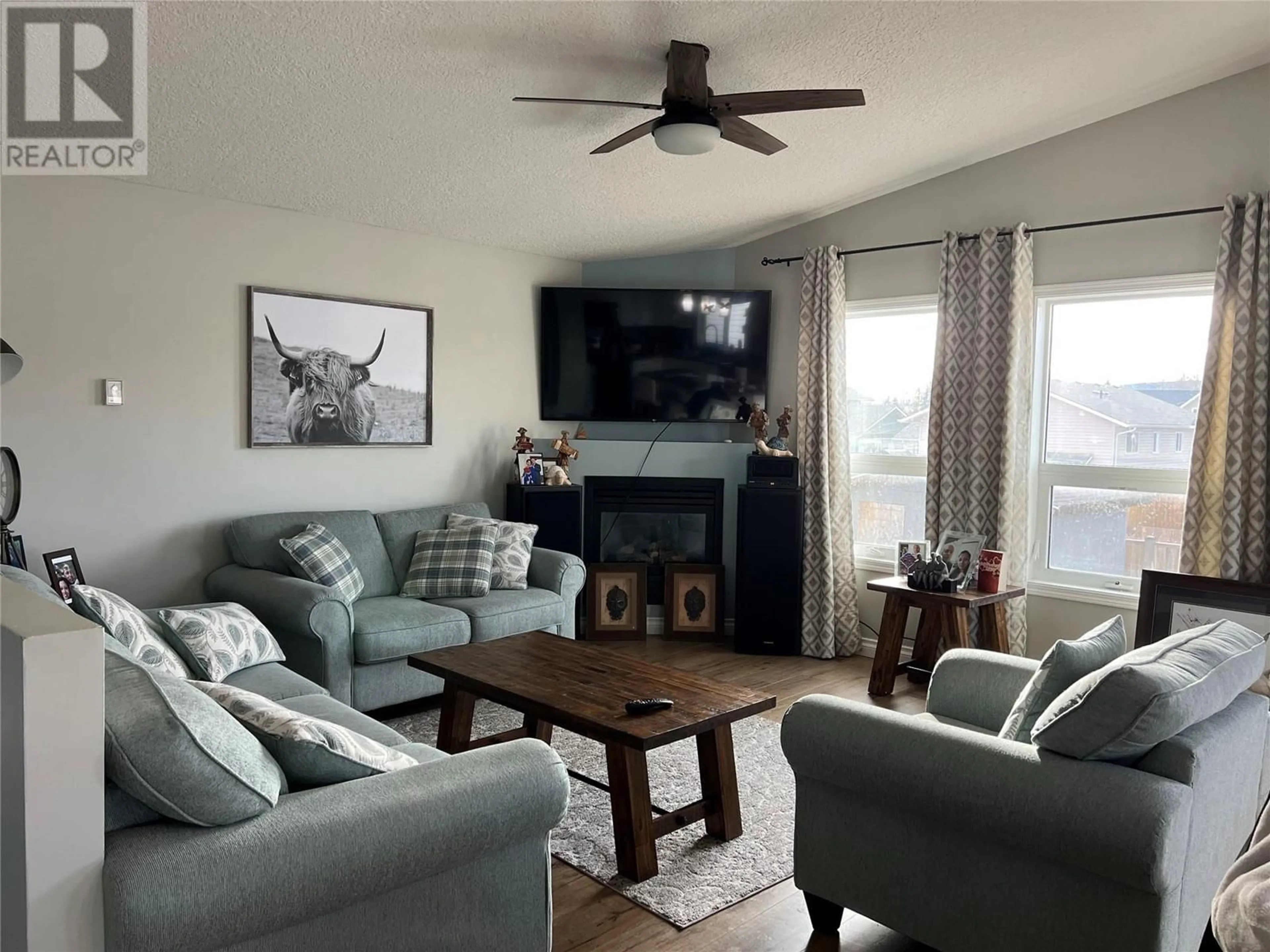Living room with furniture, unknown for 5207 40 STREET, Chetwynd British Columbia V0C1J0
