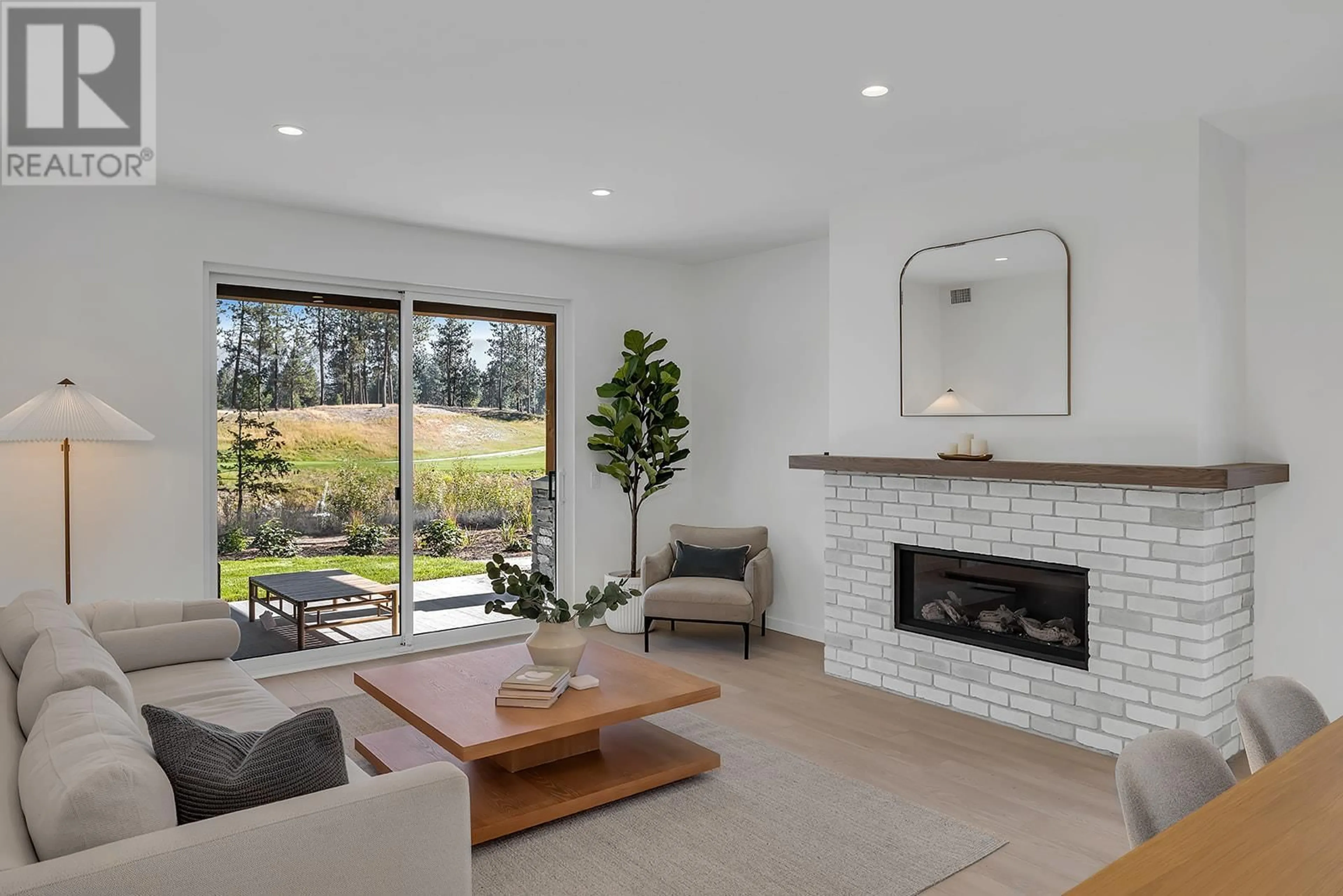 Living room with furniture, ceramic/tile floor for 11 - 1979 COUNTRY CLUB DRIVE, Kelowna British Columbia V1X0H6