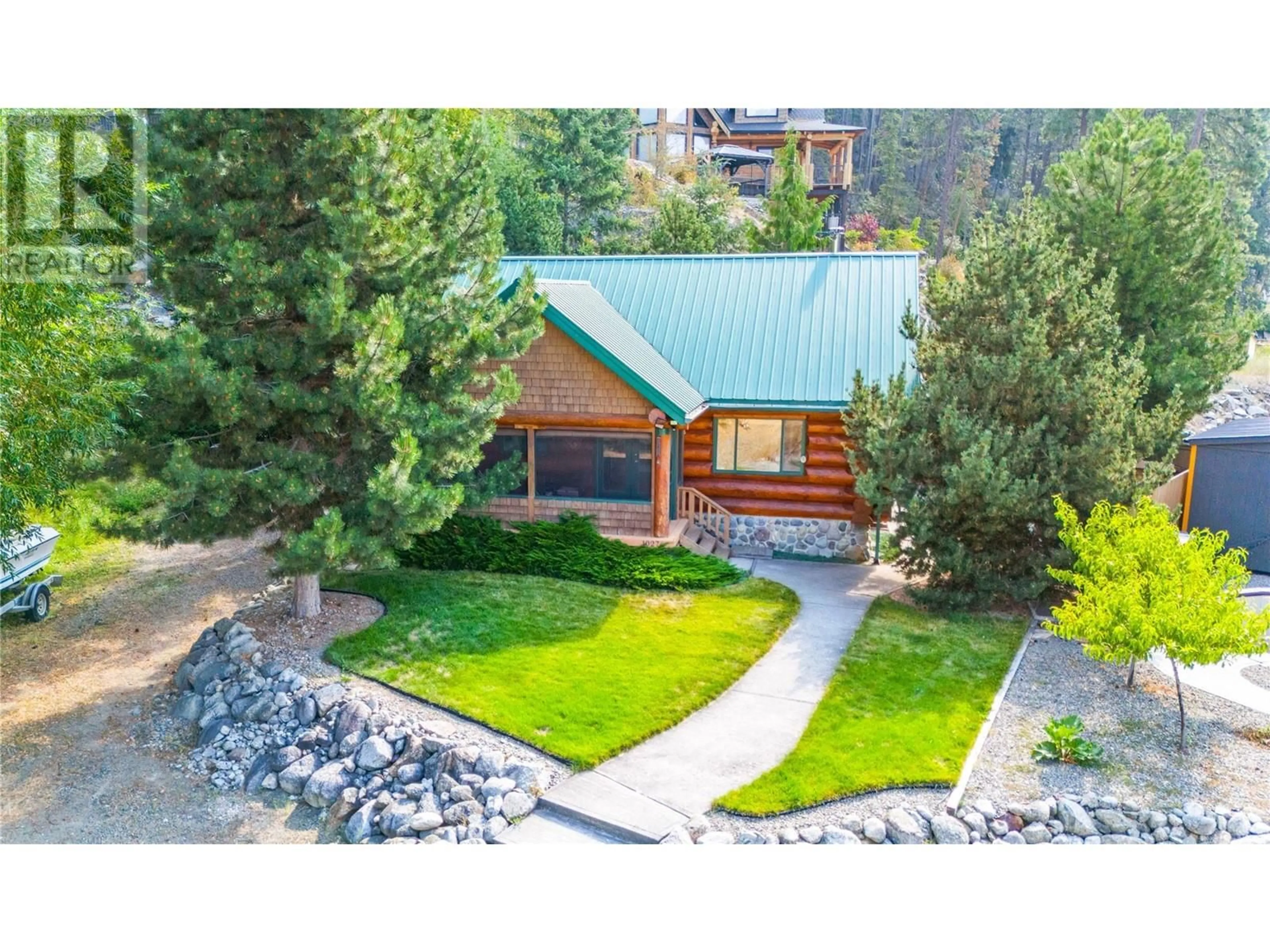 A pic from outside/outdoor area/front of a property/back of a property/a pic from drone, mountain view for 10276 TWIN BAYS Road, Boswell British Columbia V0B1G0