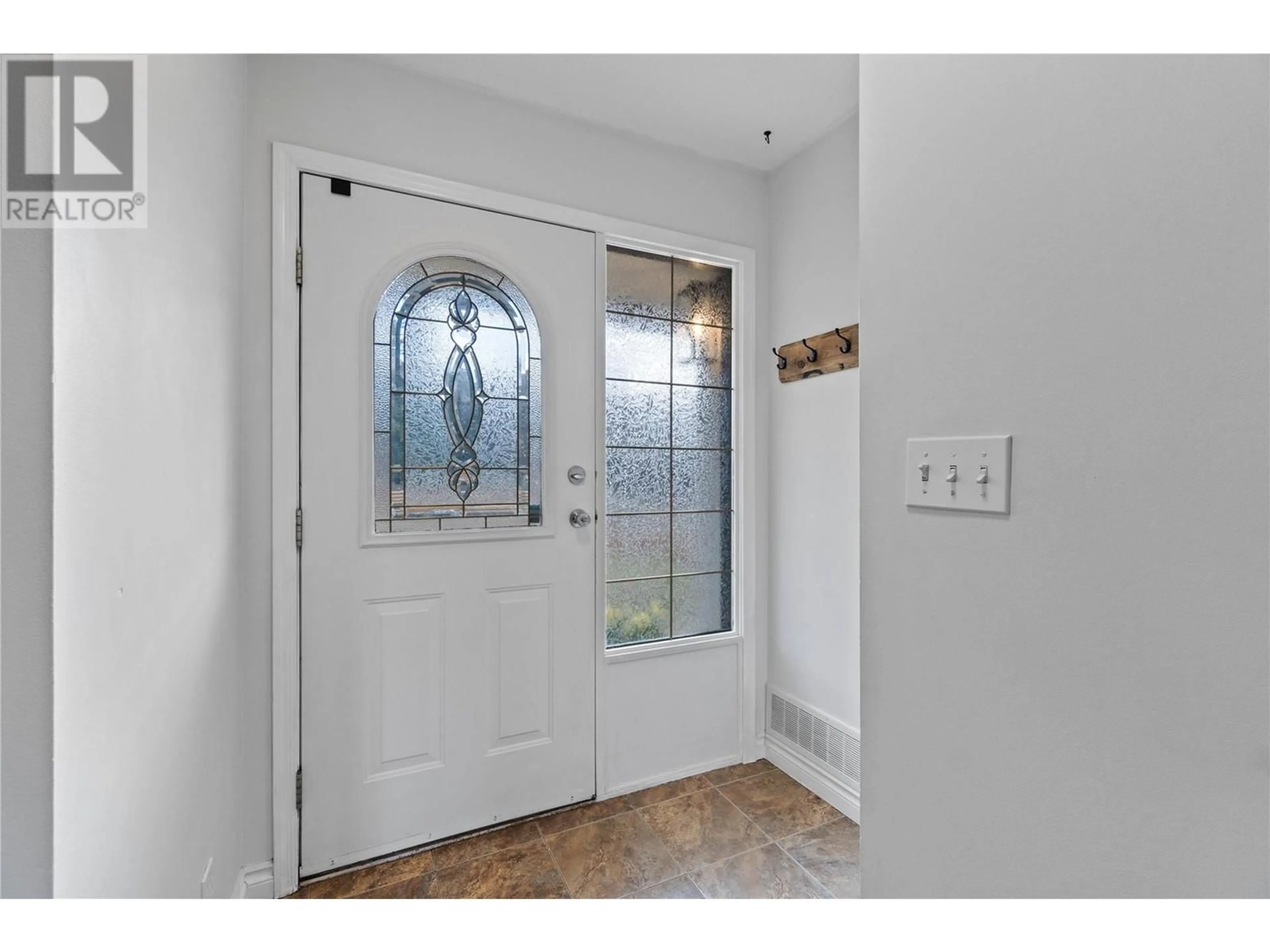 Indoor entryway for 3801 22 Avenue, Vernon British Columbia V1T1H7