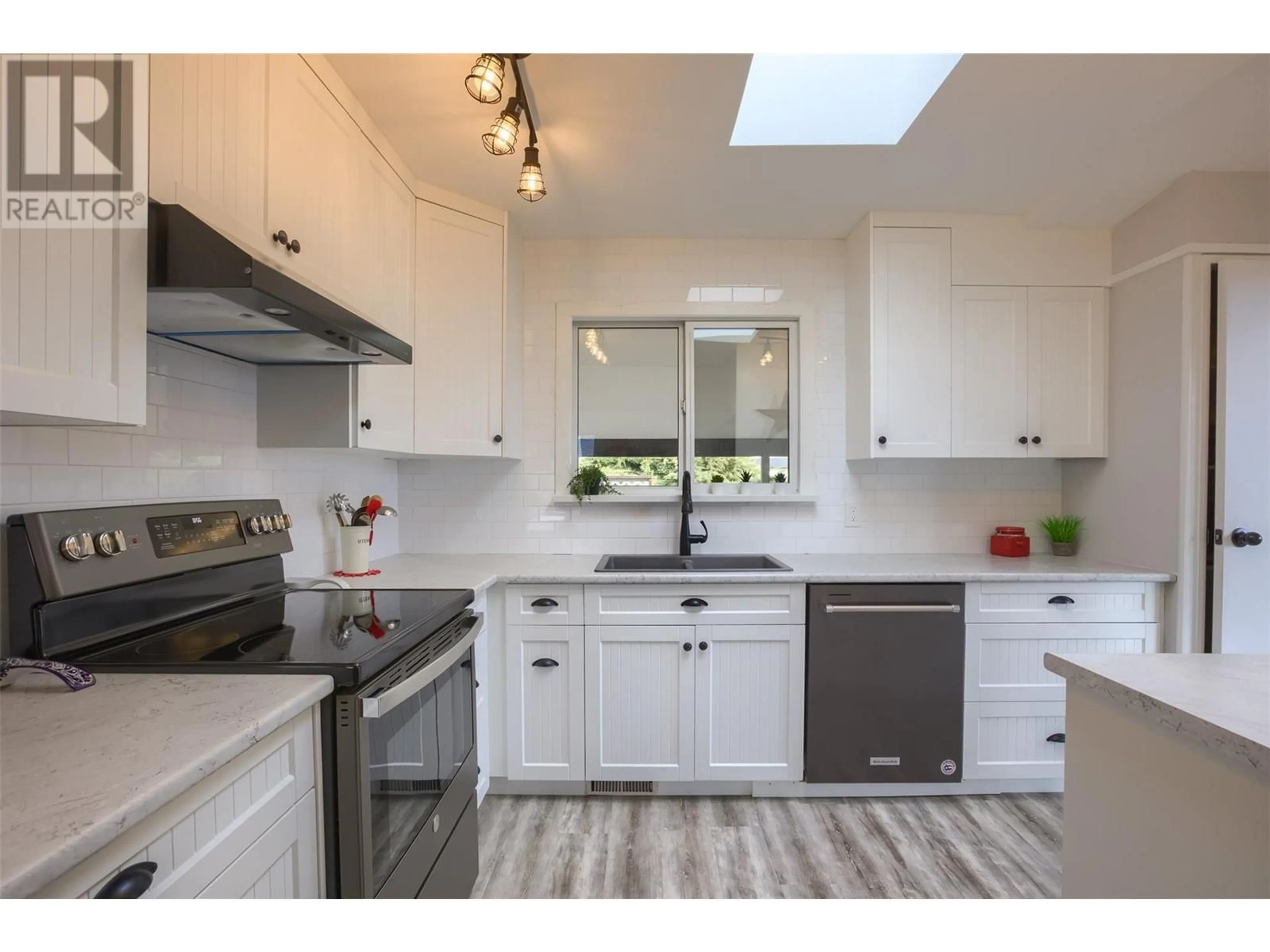 Open concept kitchen, unknown for 61 - 2098 BOUCHERIE ROAD, West Kelowna British Columbia V4T2A5