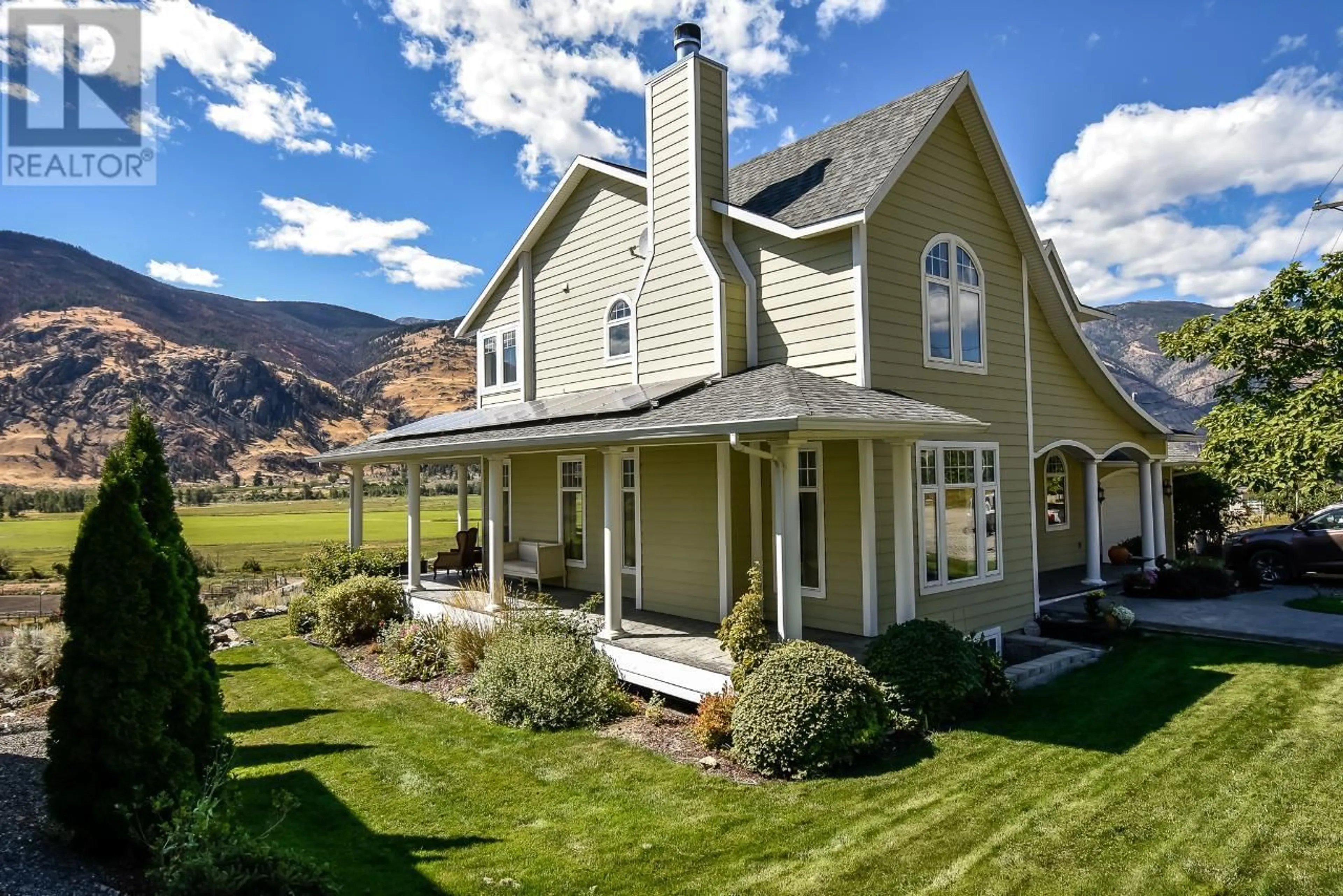 Home with vinyl exterior material, mountain view for 1143 HWY 3 OTHER, Cawston British Columbia V0X1C3
