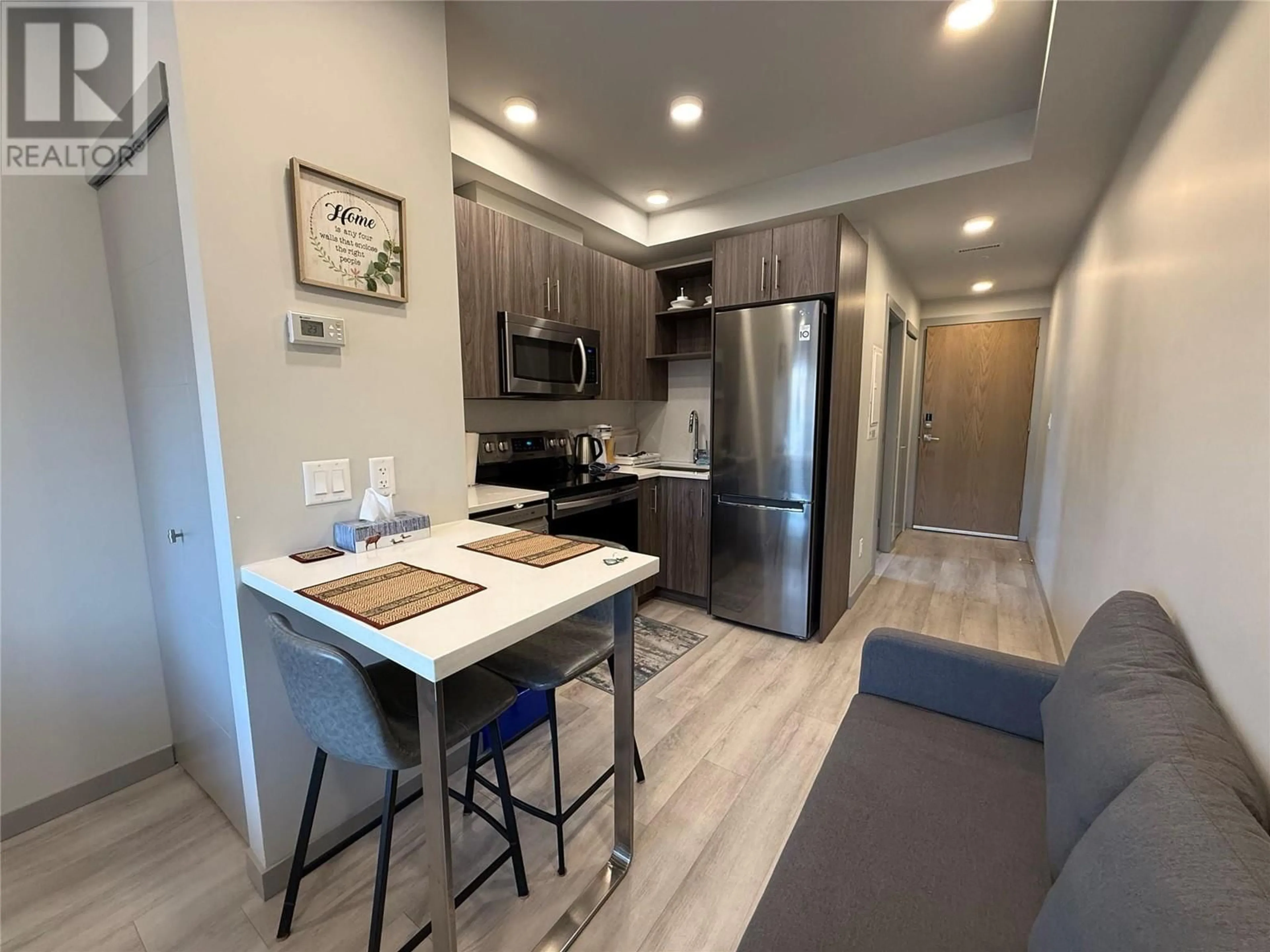 Open concept kitchen, unknown for 225 - 345 DOUGALL ROAD NORTH, Kelowna British Columbia V1X3K8
