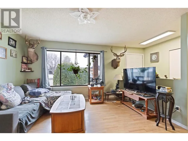 635 Josselyn Court, Kelowna 2