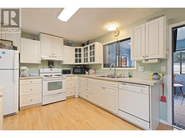 635 Josselyn Court, Kelowna 5