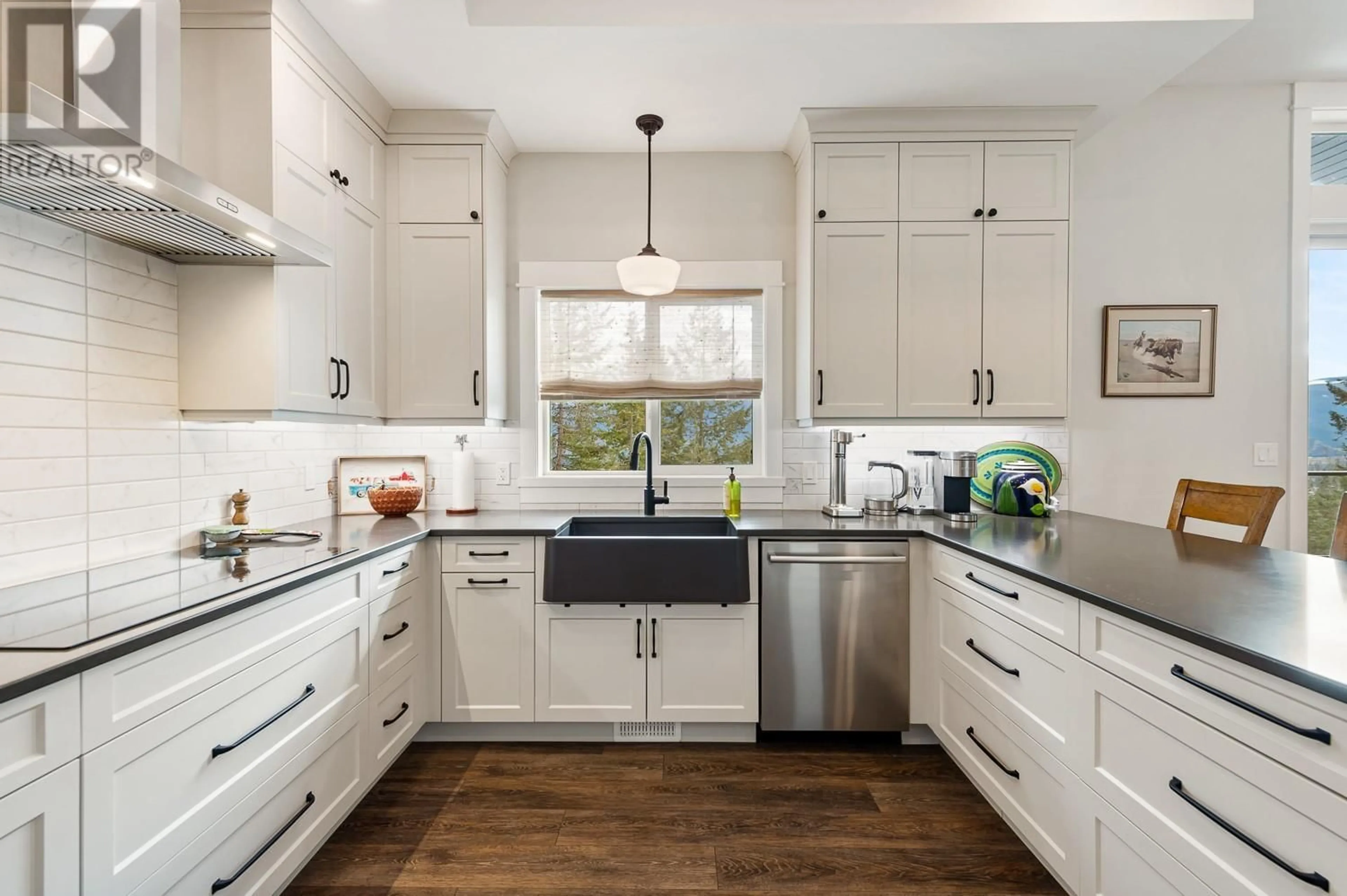 Contemporary kitchen, unknown for 249 TWIN LAKES ROAD, Enderby British Columbia V0E1V3