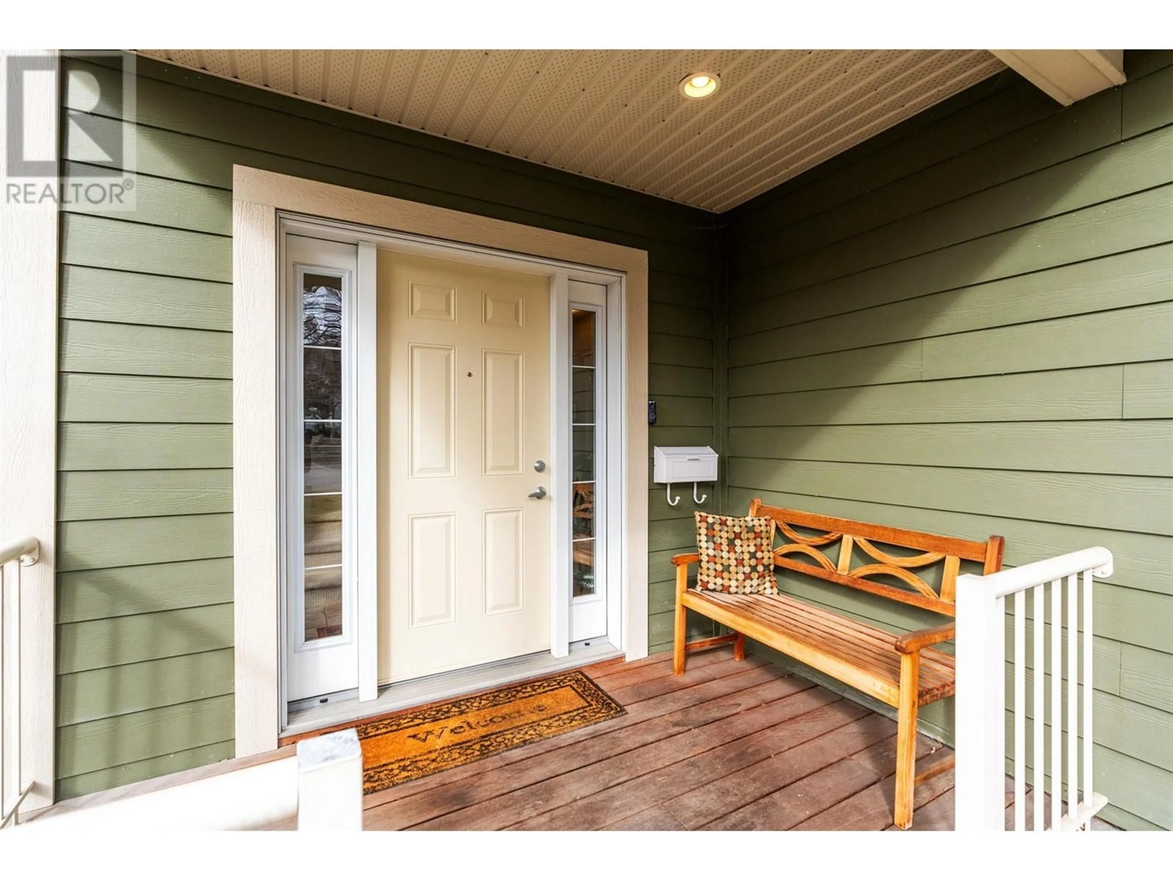 Indoor entryway for 106 - 4108 14 STREET, Vernon British Columbia V1T8B9
