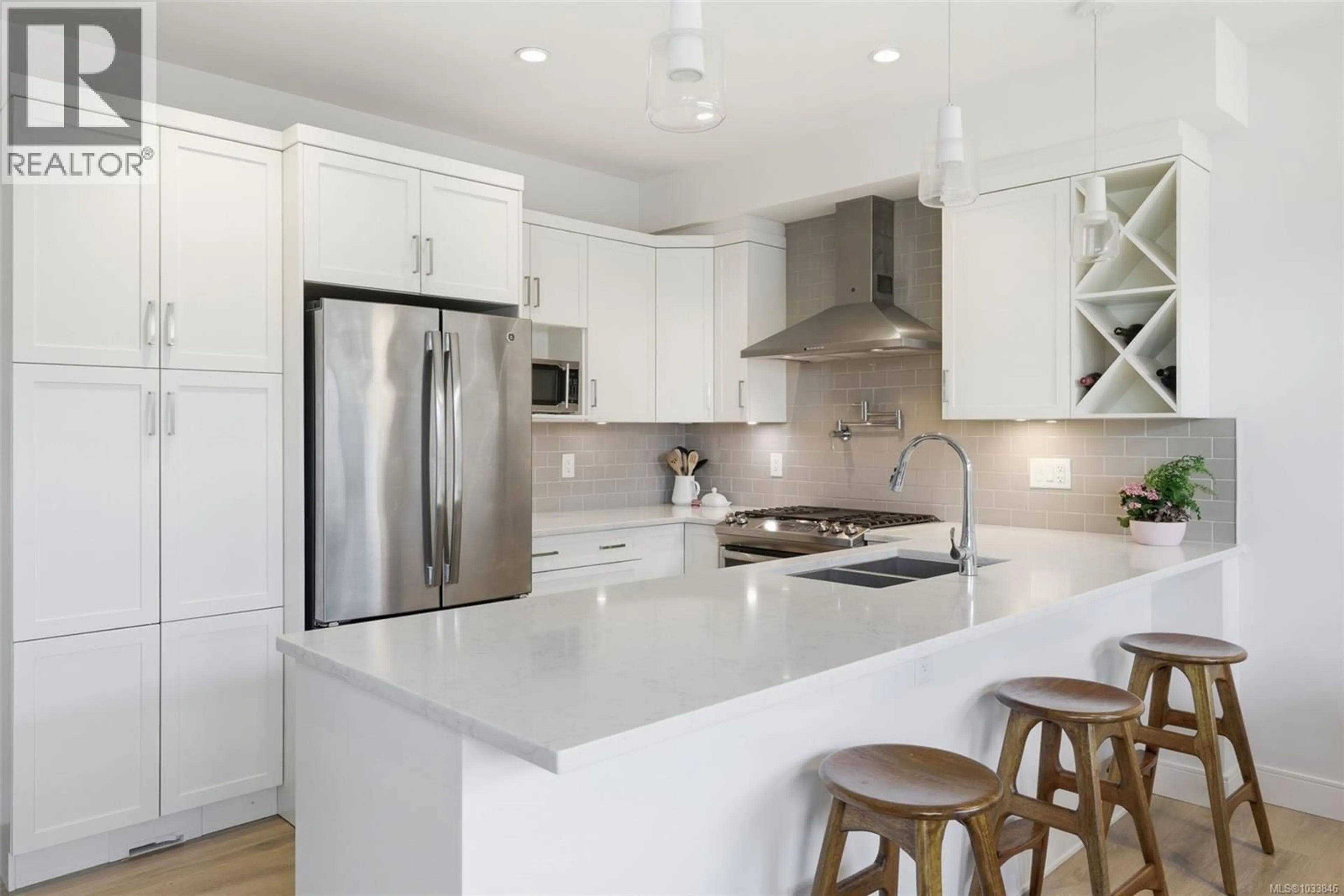 Contemporary kitchen, ceramic/tile floor for 1 AVANTI PLACE, View Royal British Columbia V8Z0E9