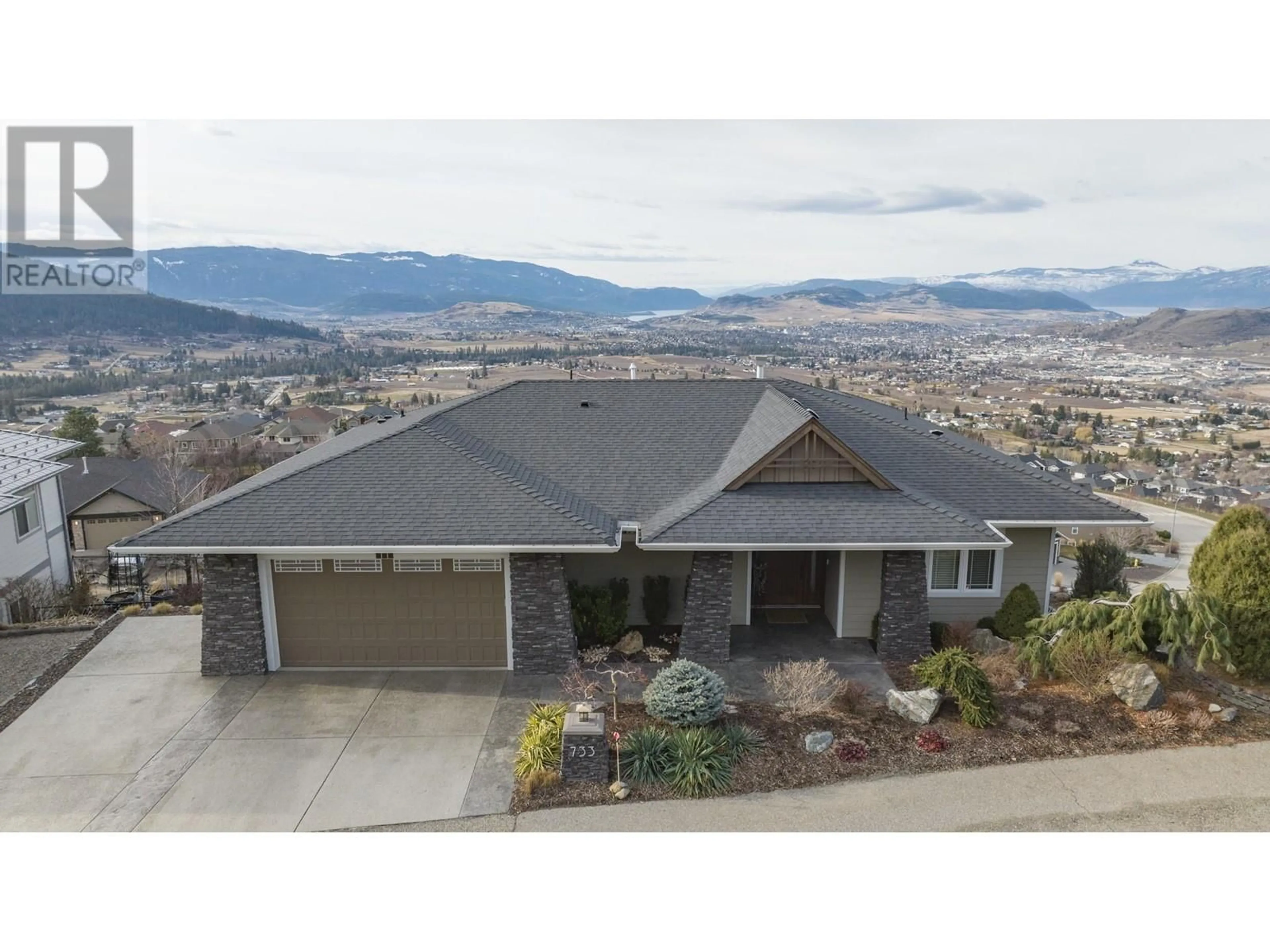 Home with vinyl exterior material, mountain view for 733 Hart Lane, Vernon British Columbia V1B4B2