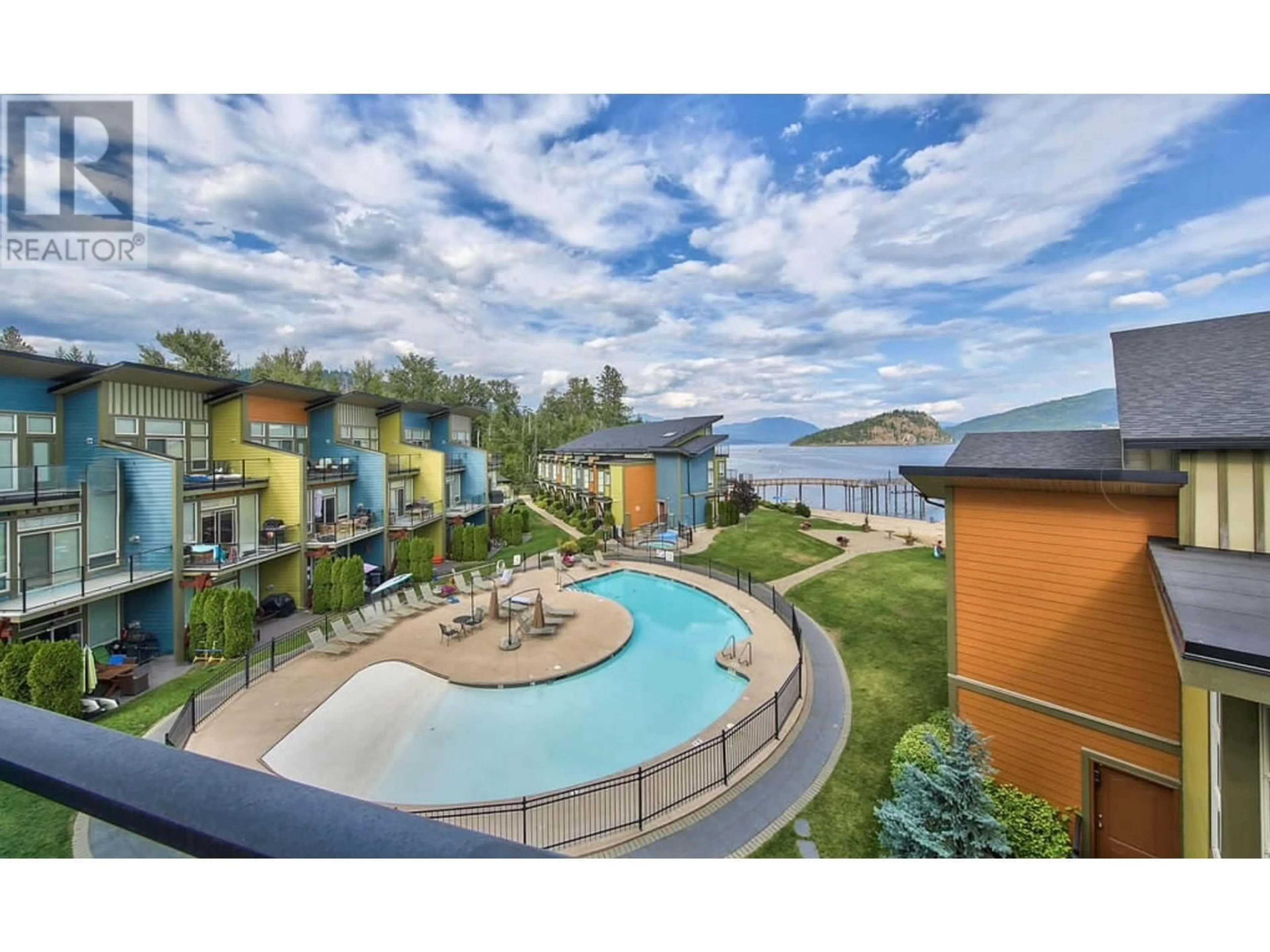 Patio, water/lake/river/ocean view for 9 - 1134 PINE GROVE ROAD, Scotch Creek British Columbia V0E1M5