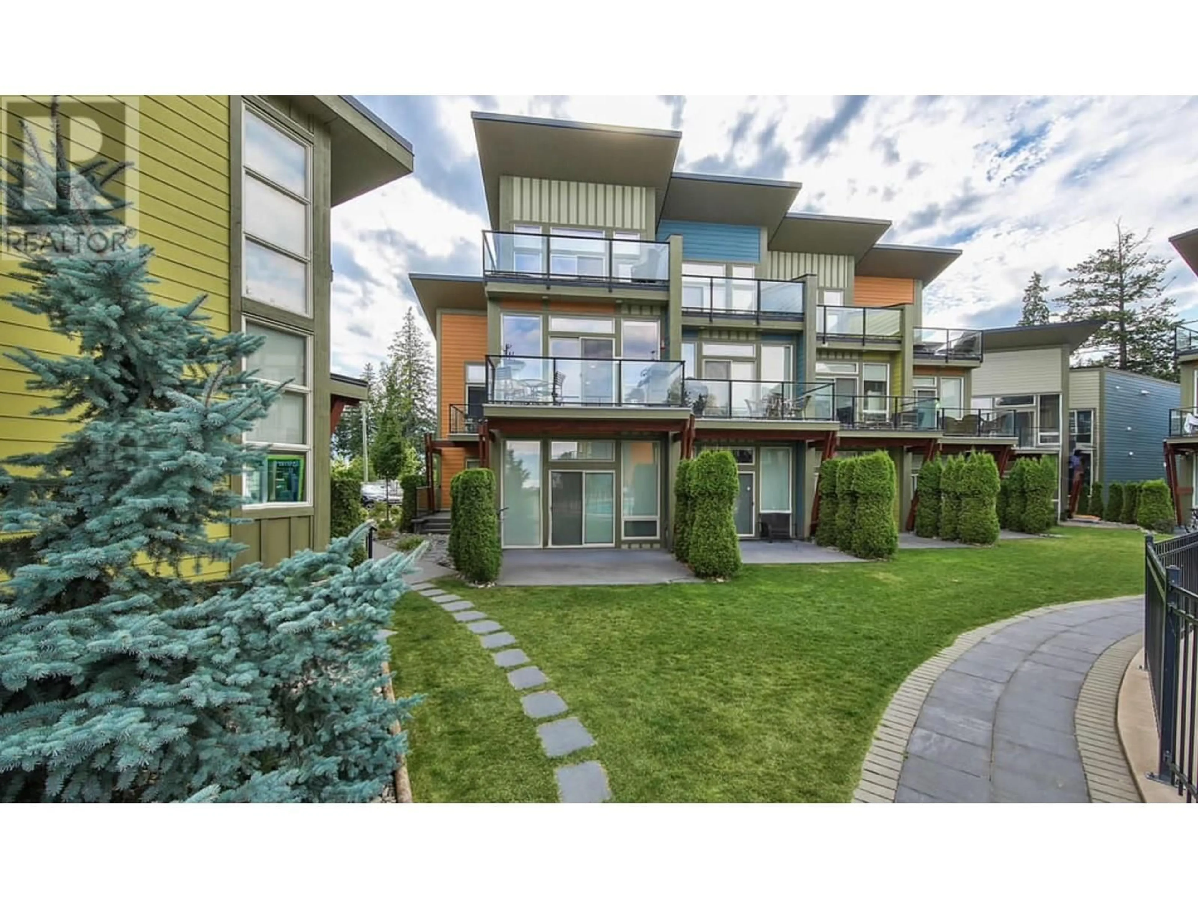 Patio, street for 1134 Pine Grove Road Unit# 9, Scotch Creek British Columbia V0E1M5