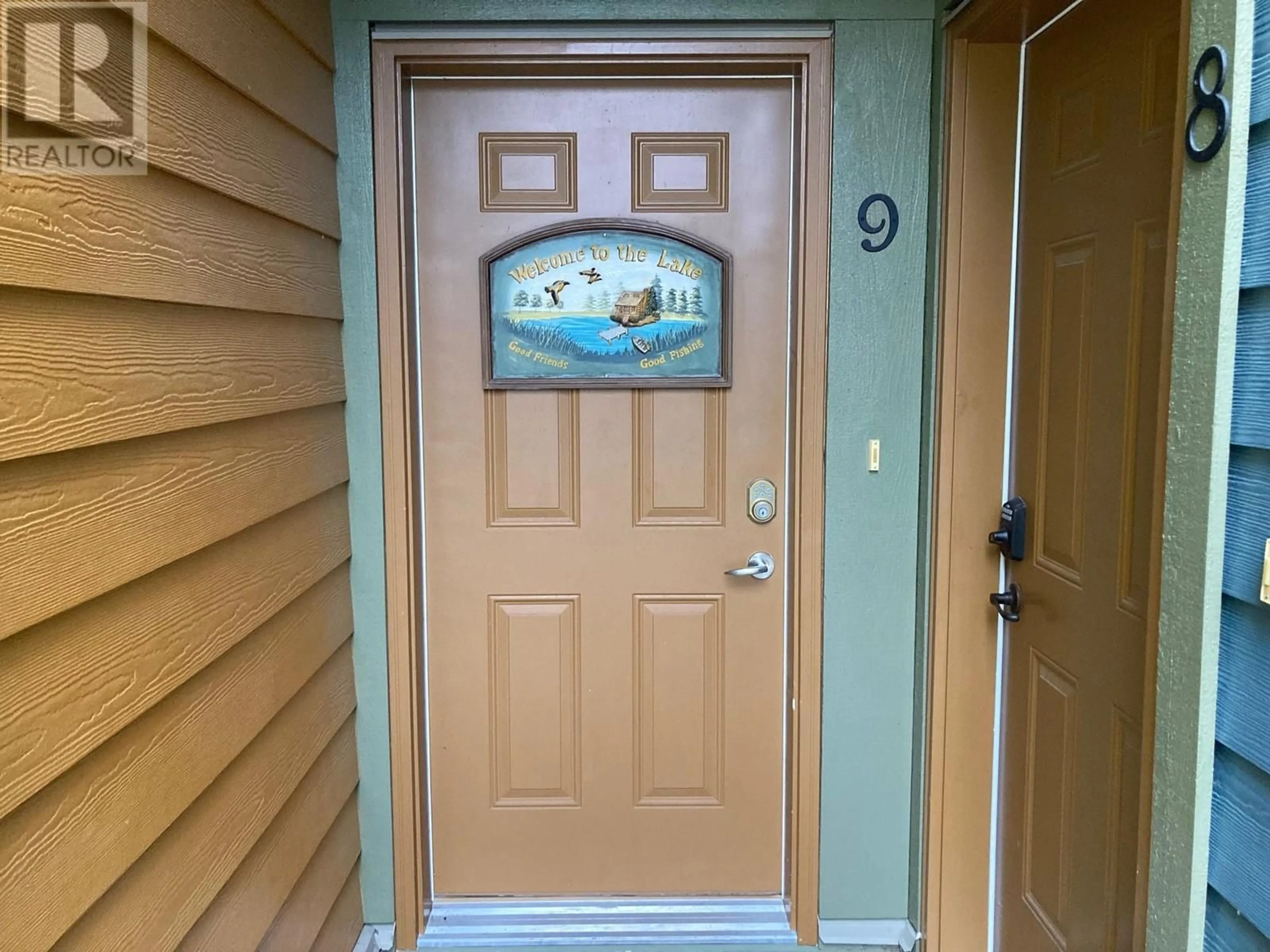 Indoor entryway for 1134 Pine Grove Road Unit# 9, Scotch Creek British Columbia V0E1M5