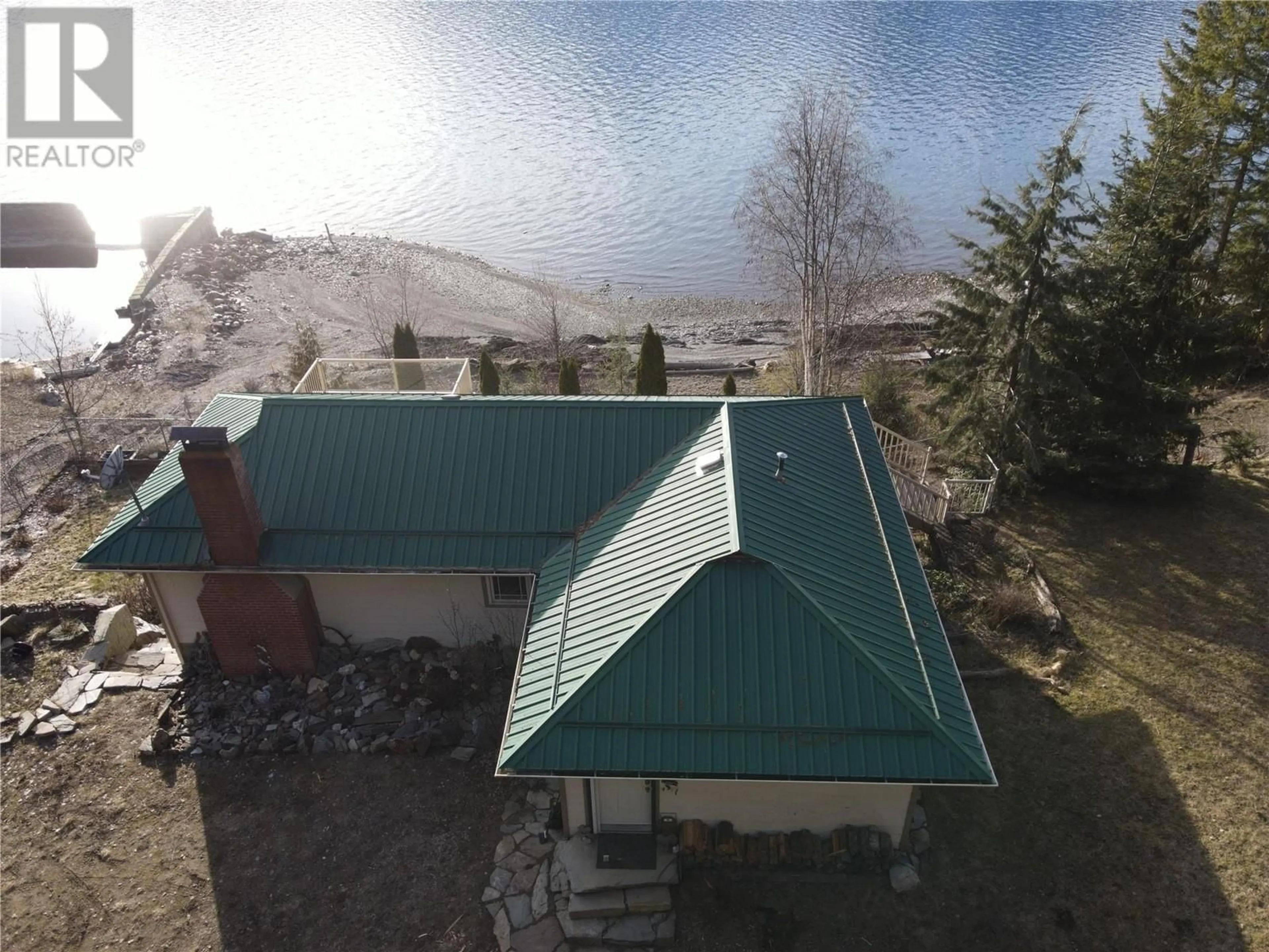 A pic from outside/outdoor area/front of a property/back of a property/a pic from drone, mountain view for 12811 3A Highway, Boswell British Columbia V0B1A4