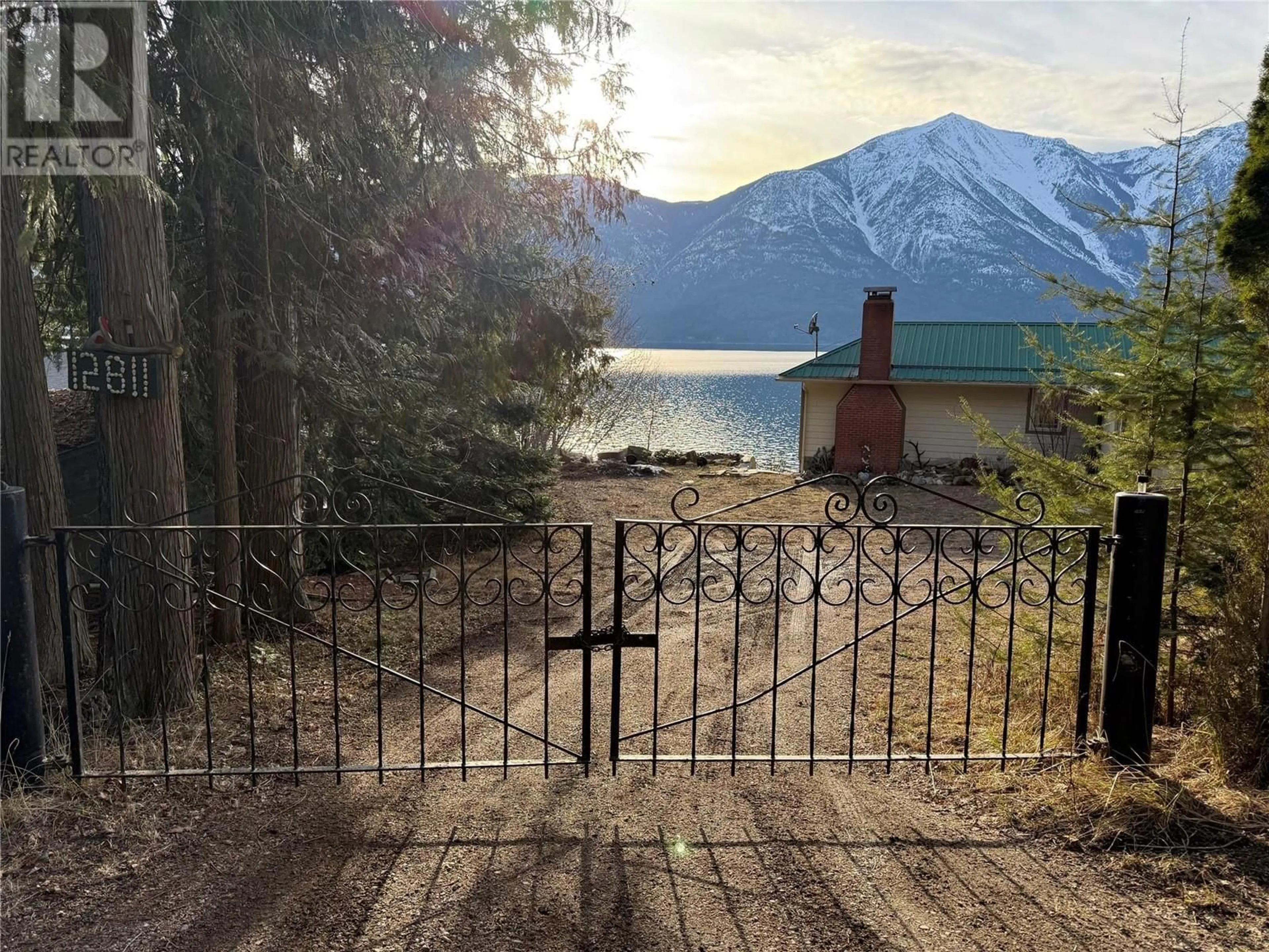 A pic from outside/outdoor area/front of a property/back of a property/a pic from drone, mountain view for 12811 3A Highway, Boswell British Columbia V0B1A4