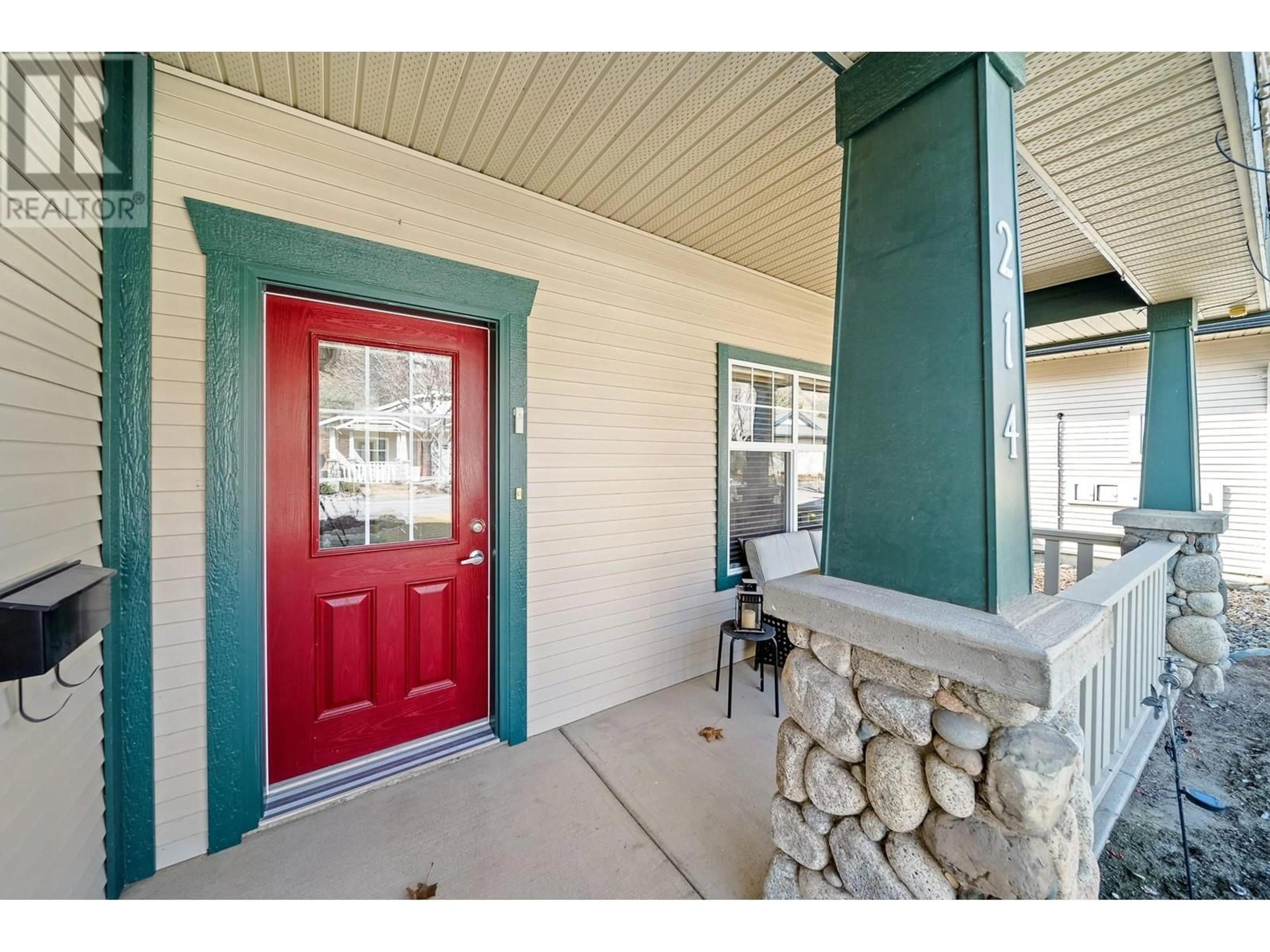Indoor entryway for 214 SAGEWOOD DRIVE, Kamloops British Columbia V2H1R1