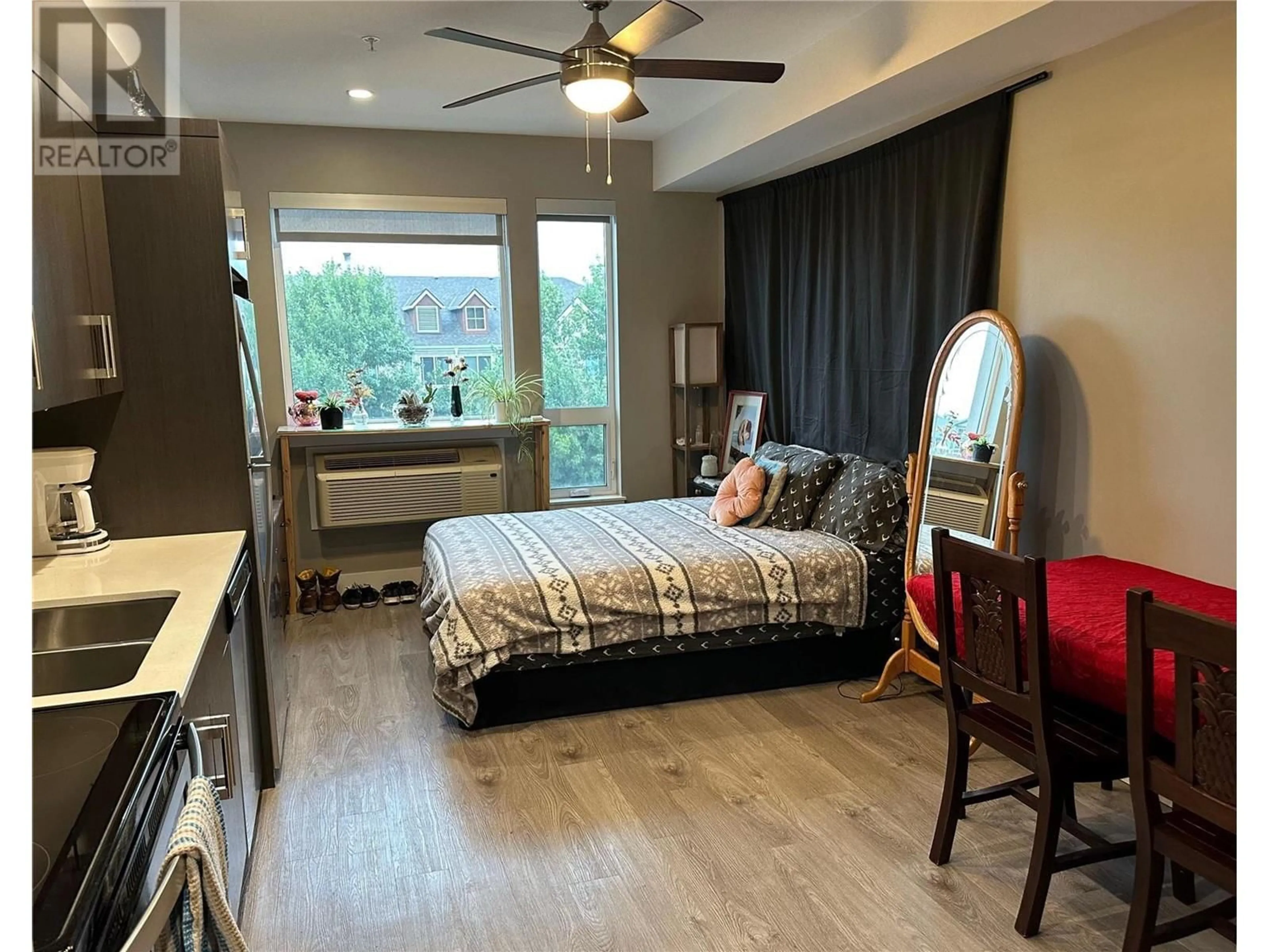 A pic of a room for 445 - 925 LEON AVENUE, Kelowna British Columbia V1Y0E5