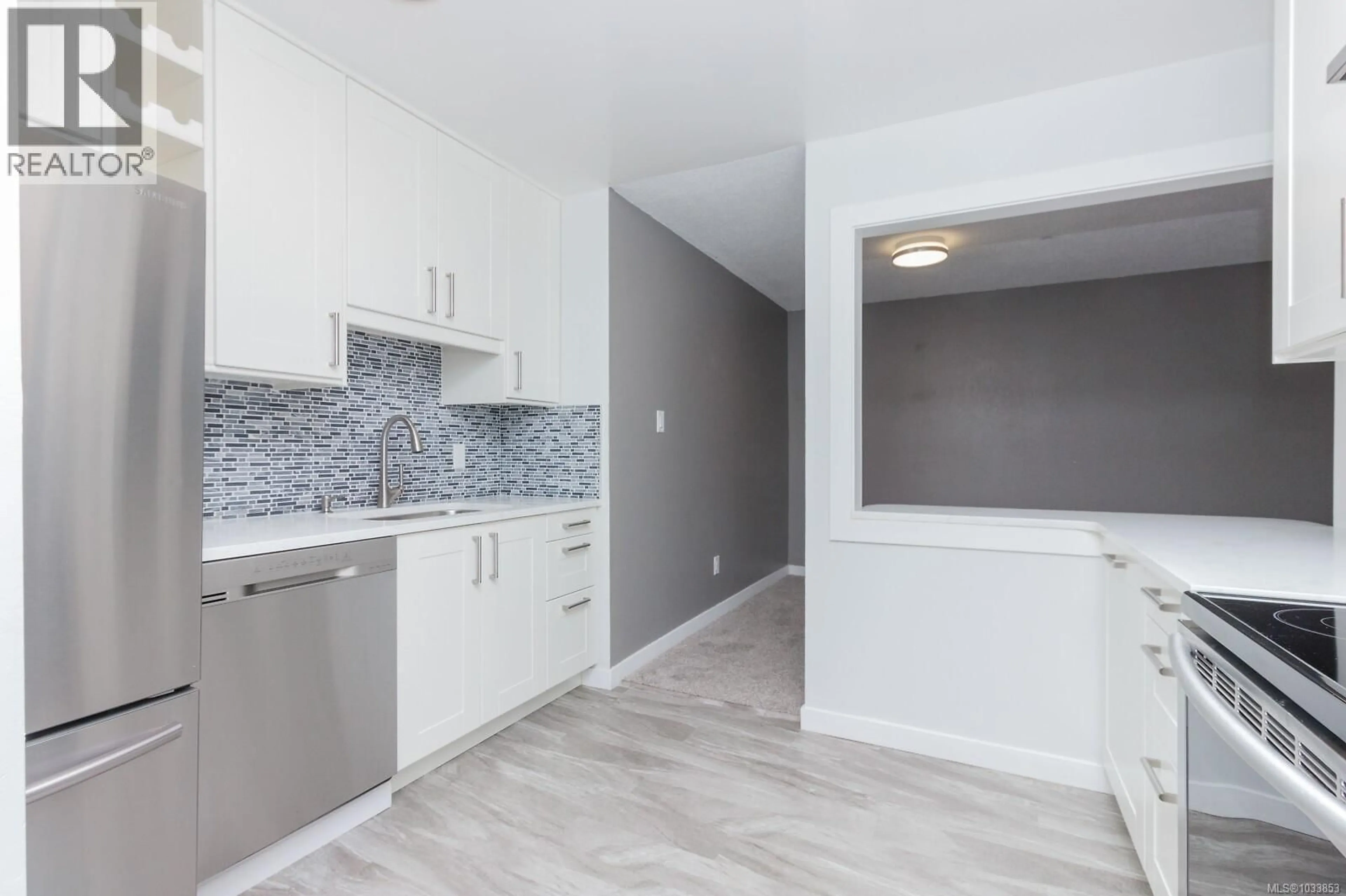 Unknown for 210 - 3240 GLASGOW AVENUE, Saanich British Columbia V8X1M2