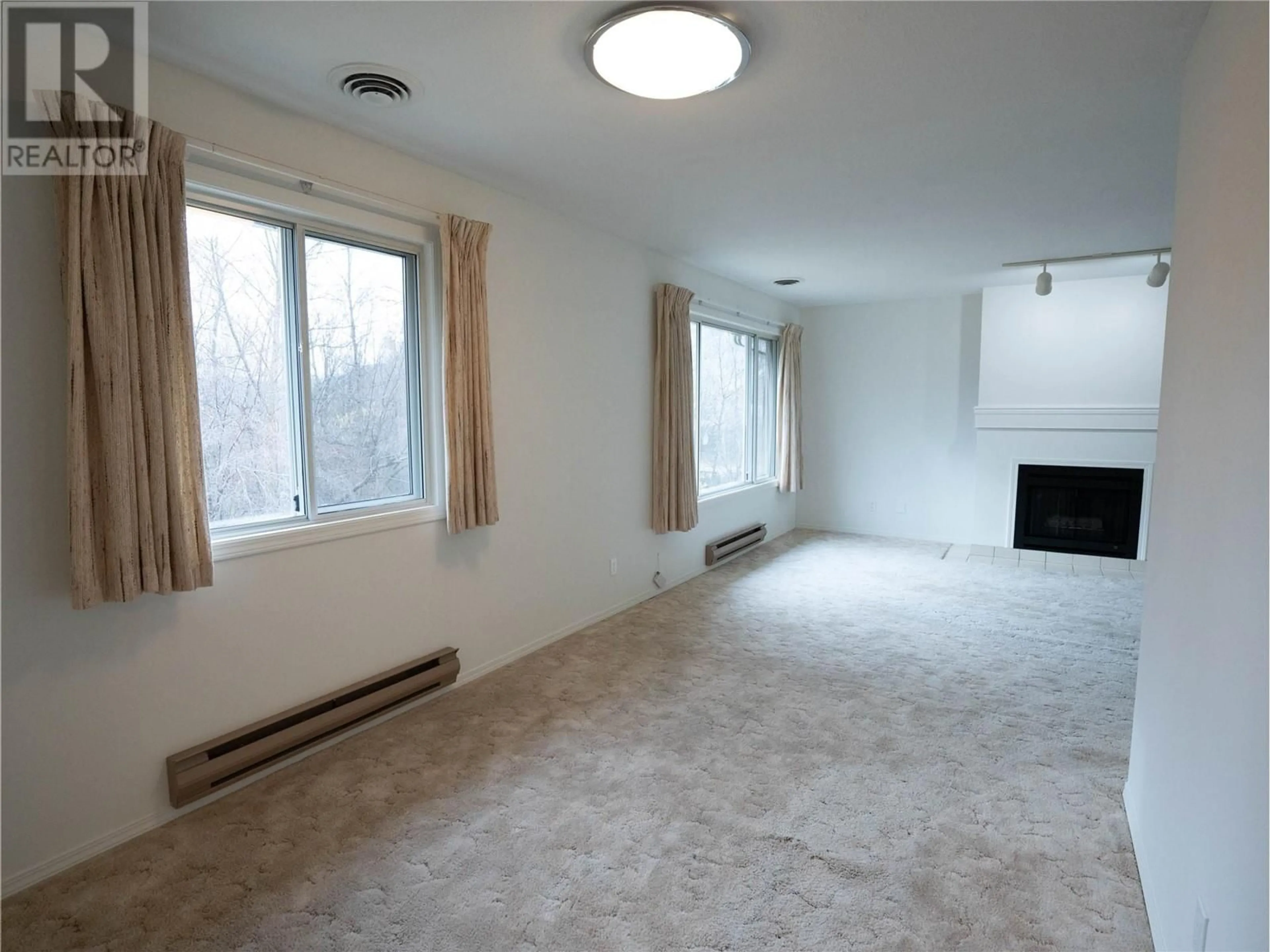 A pic of a room for 207 - 320 BRANDON AVENUE, Penticton British Columbia V2A3S8
