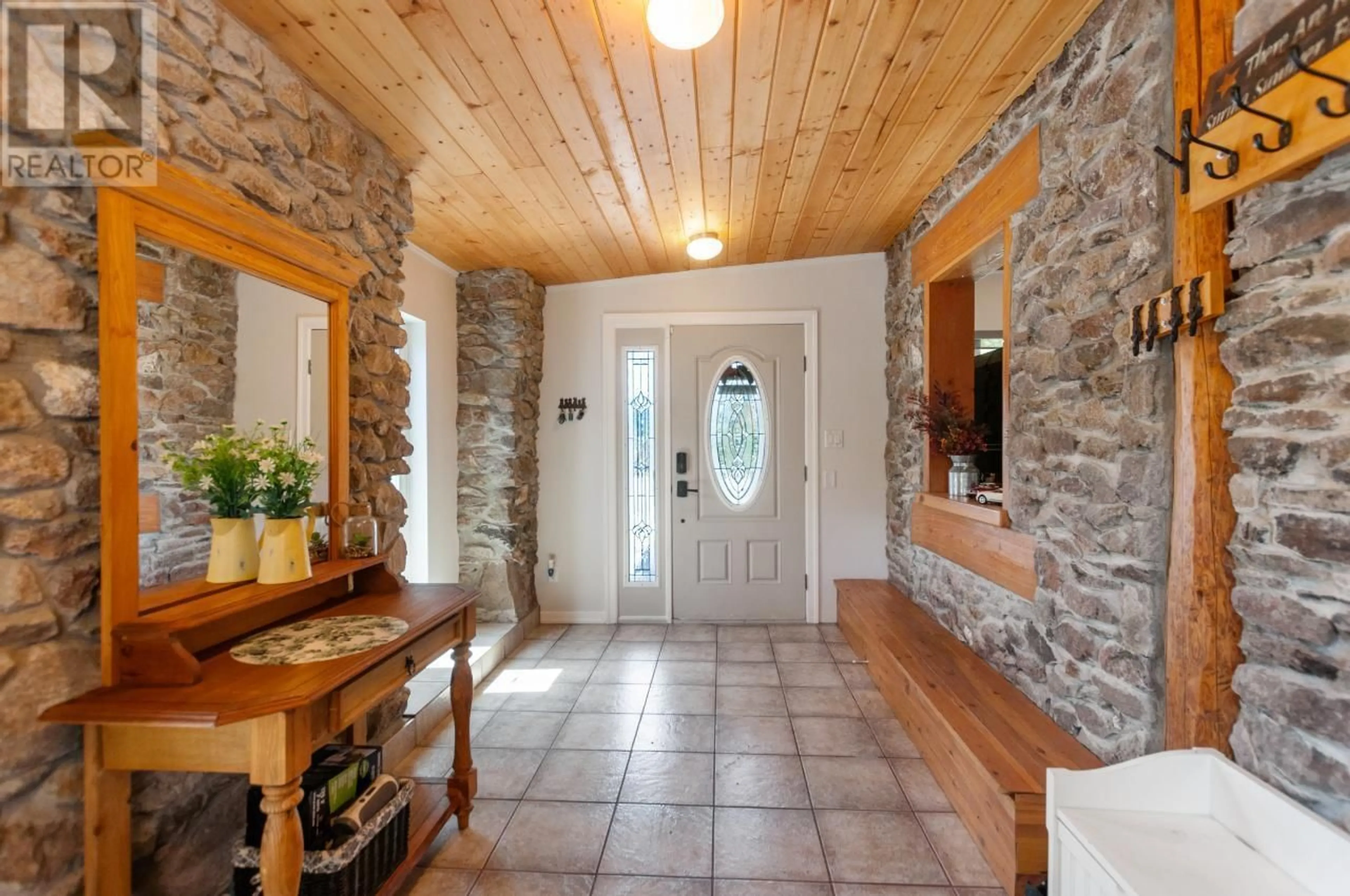 Indoor entryway for 789 TOY CREEK ROAD, Kaleden British Columbia V0H1K0