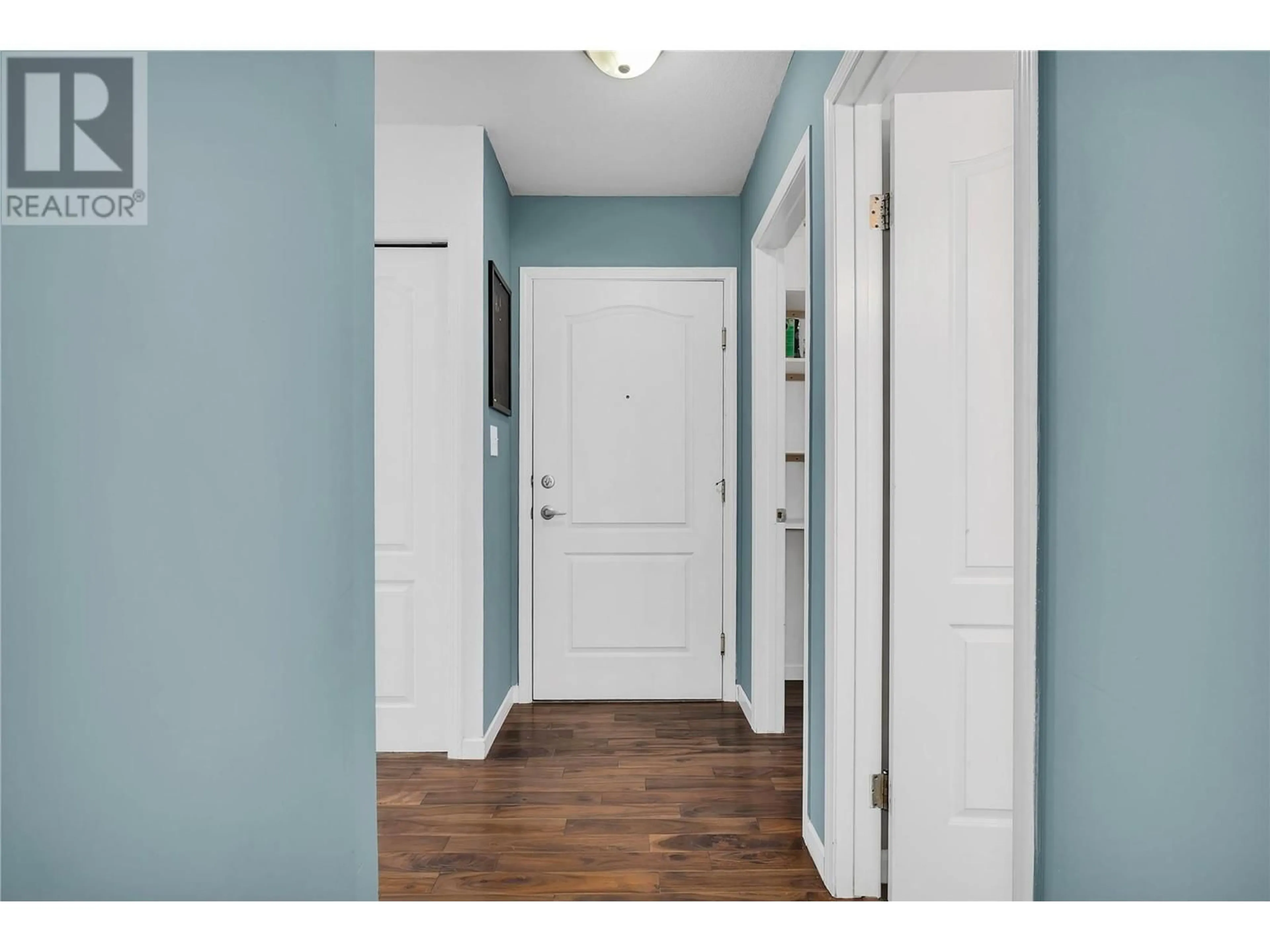 Indoor entryway for 412 - 769 KLO ROAD, Kelowna British Columbia V1Y9L9