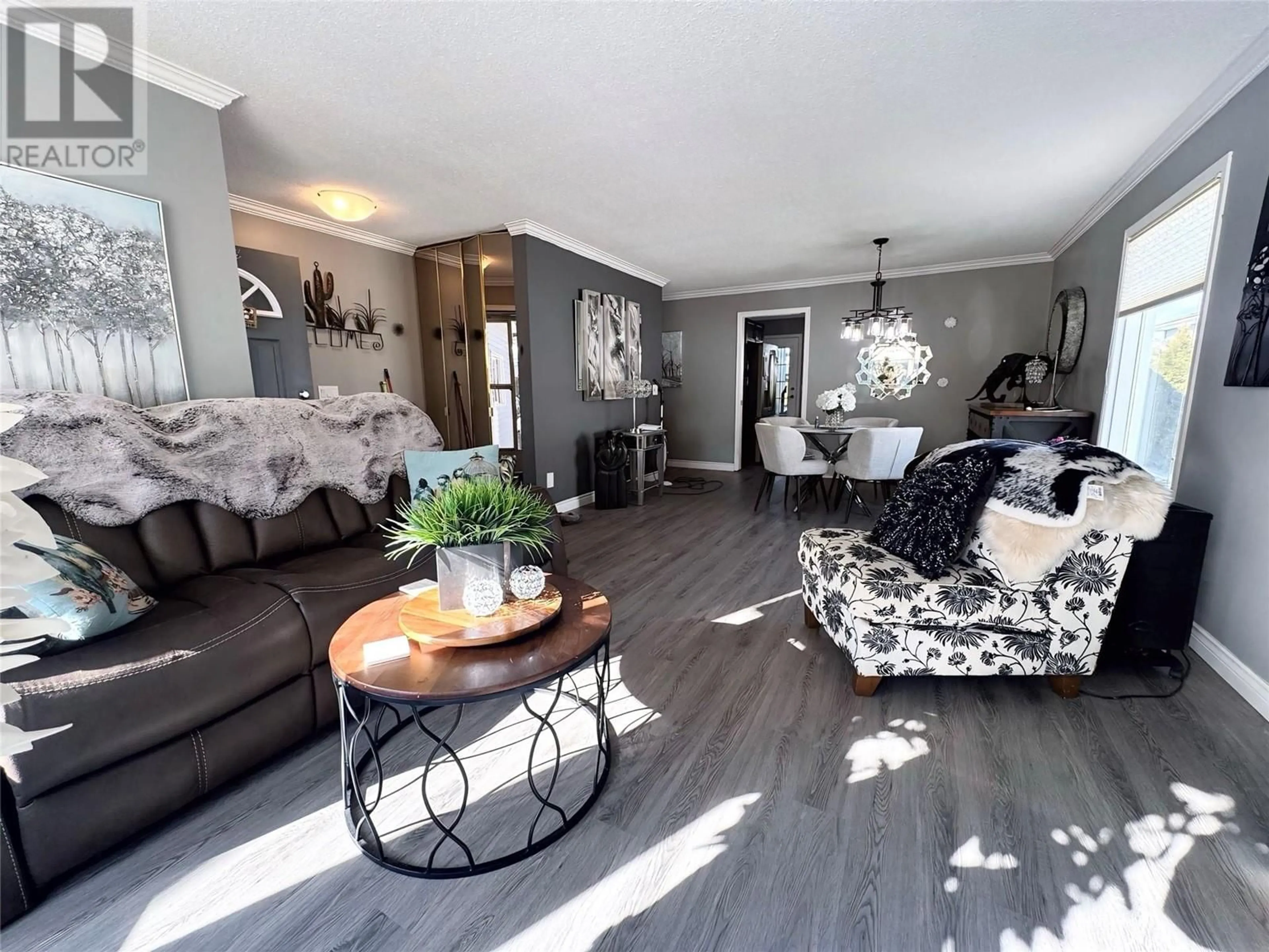 Living room with furniture, unknown for 394 - 1260 RAYMER AVENUE, Kelowna British Columbia V1W3S8